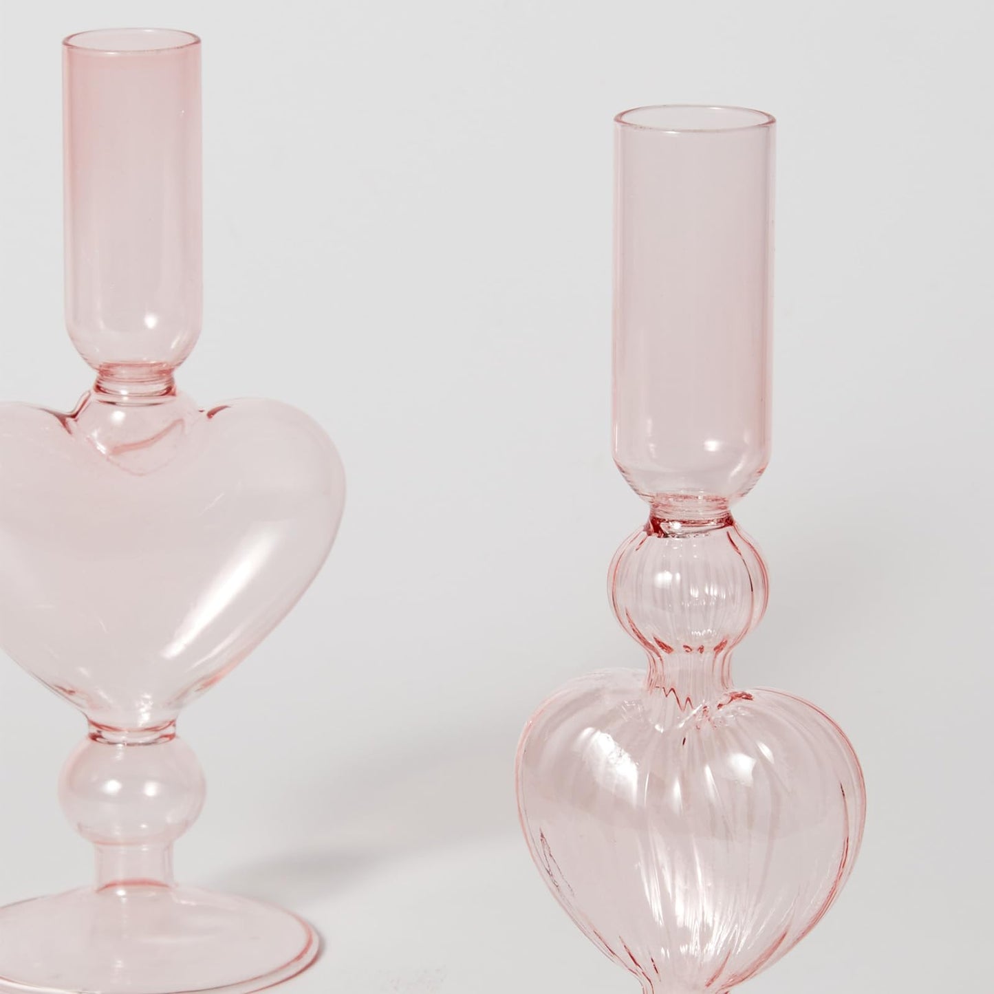 WDS WONDROUS Glass Candle Holders Set of 2 – Pink Heart Taper Candle Holders for Valentine's Day, Candlestick Holder Wedding Decorations, Farmhouse Home Coffee Table Decor & Housewarming Gifts