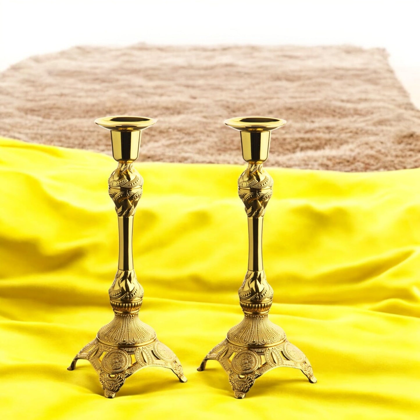 Alisveristime 2-Piece Candle Holder Set - Medium Size Decorative Zamac Candlesticks for Elegant Home Decor (Gold & Silver) (Gold)