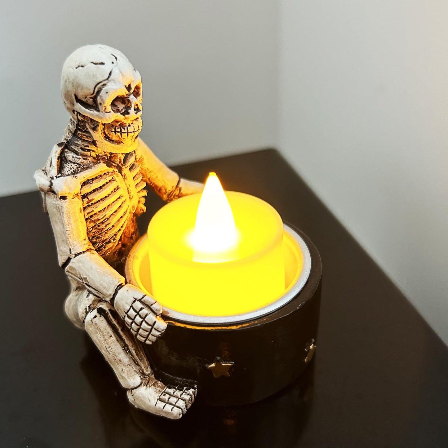 Spooky Tealight Candle Holder - Halloween Decorations Horror Skeleton Skull Candle Holder - Resin Skull Gothic Style Home Decor for Bedroom Living Room Mantel Shelf Decoration