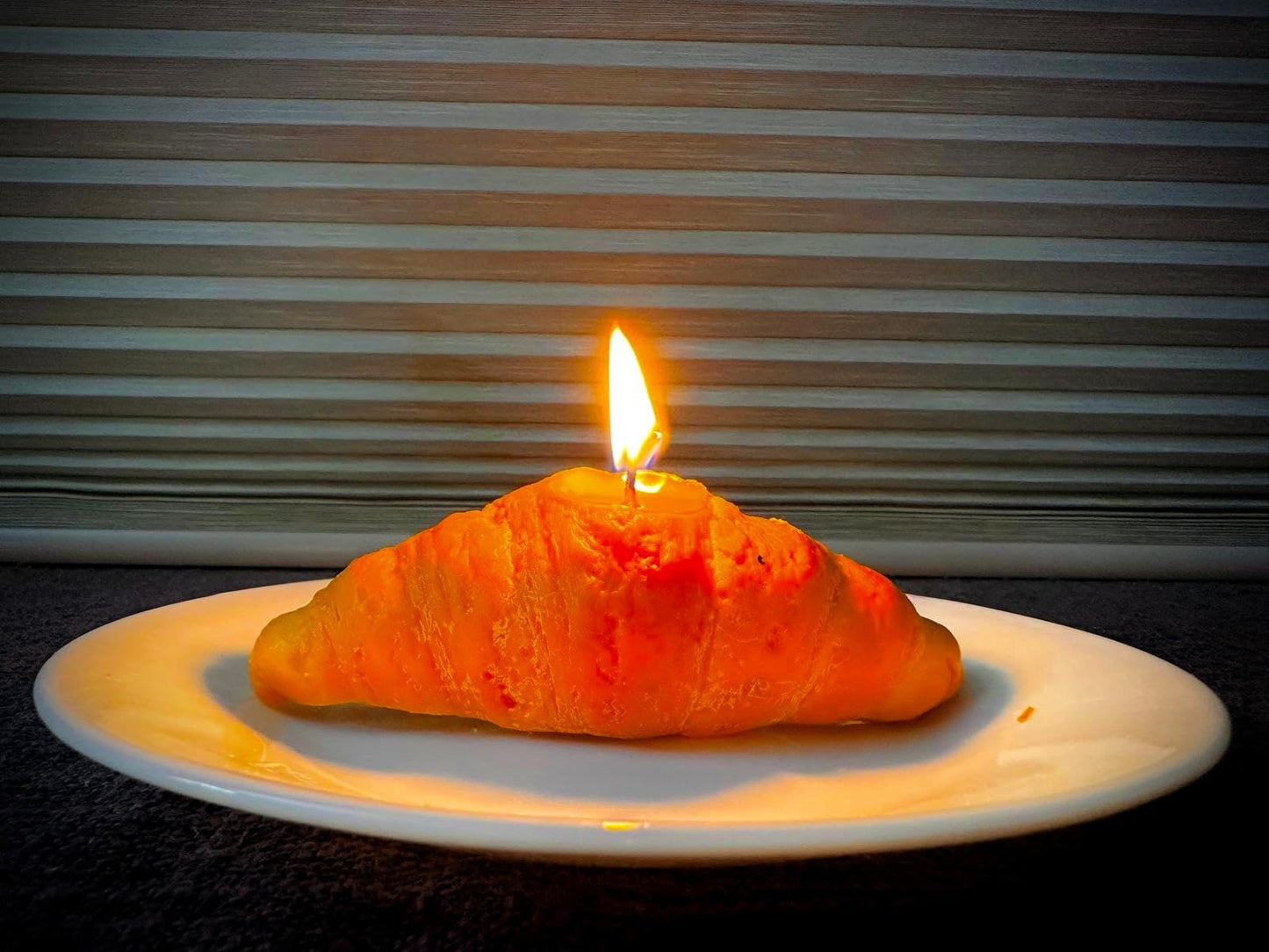 Croissant Shaped Candle | Decorative Handmade Natural Soy Wax | Unique Realistic Food | Best Gift for Women| Aromatherapy at Home| Romantic Cozy Fragrance Home Decor Candle