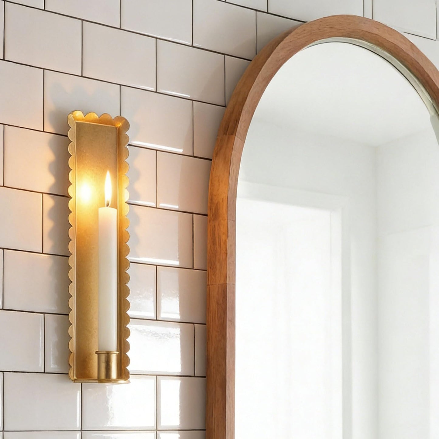 AimtoHome Gold Wall Candle Sconces Set of 2, Scalloped Edge Box-Shaped Cast Iron Farmhouse Church Holders for Taper Candles, Wall Mounted Rustic Candle Sconce for Living Room, Dining Room Decor