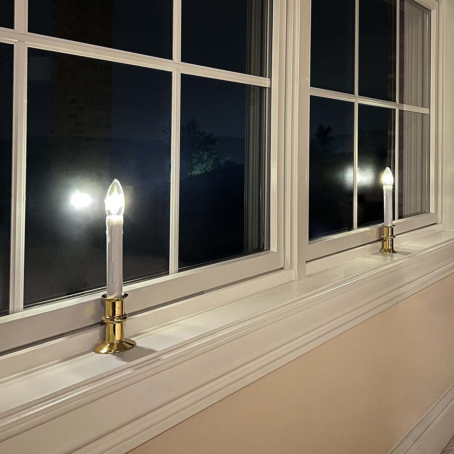 612 Vermont Ultra-Bright LED Window Candles with Timer, Remote Control, Twinkle/Steady LED Light, Battery Operated, Slim Metal Base, VT-9167-R4-BW (Pack of 4, Polished Brass)