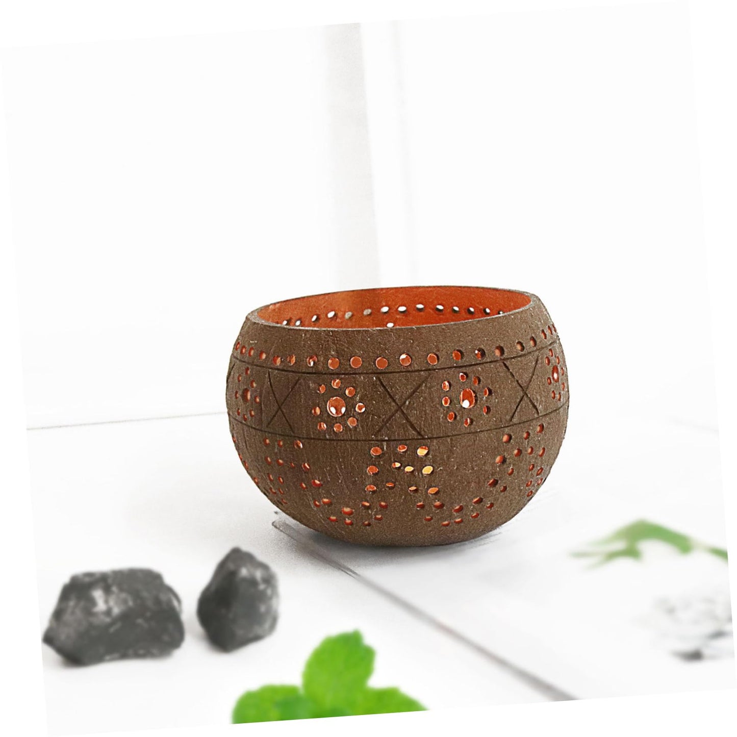 PRETYZOOM Hollow-Out Decorative Coconut Shell Candle Holder Stylish Candlestick for Home Decor Wedding Party Use