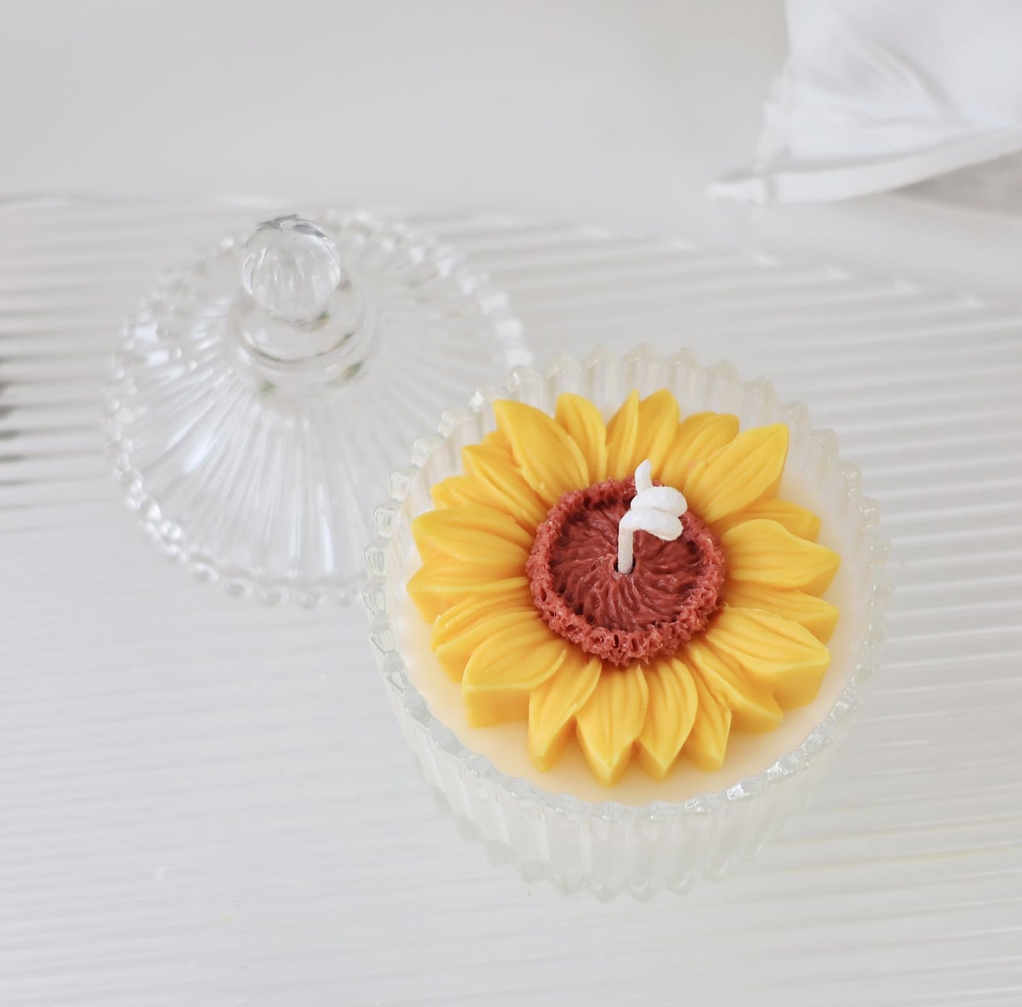 Sunflower Scented Candle,230G Soy Wax Aroma Decorative Candle in Glass Jar 24 Hours,Handmade Candle for Table Photo Prop,Prefect Gift for Meditation Stress Relief Mood Boosting Bath Yoga