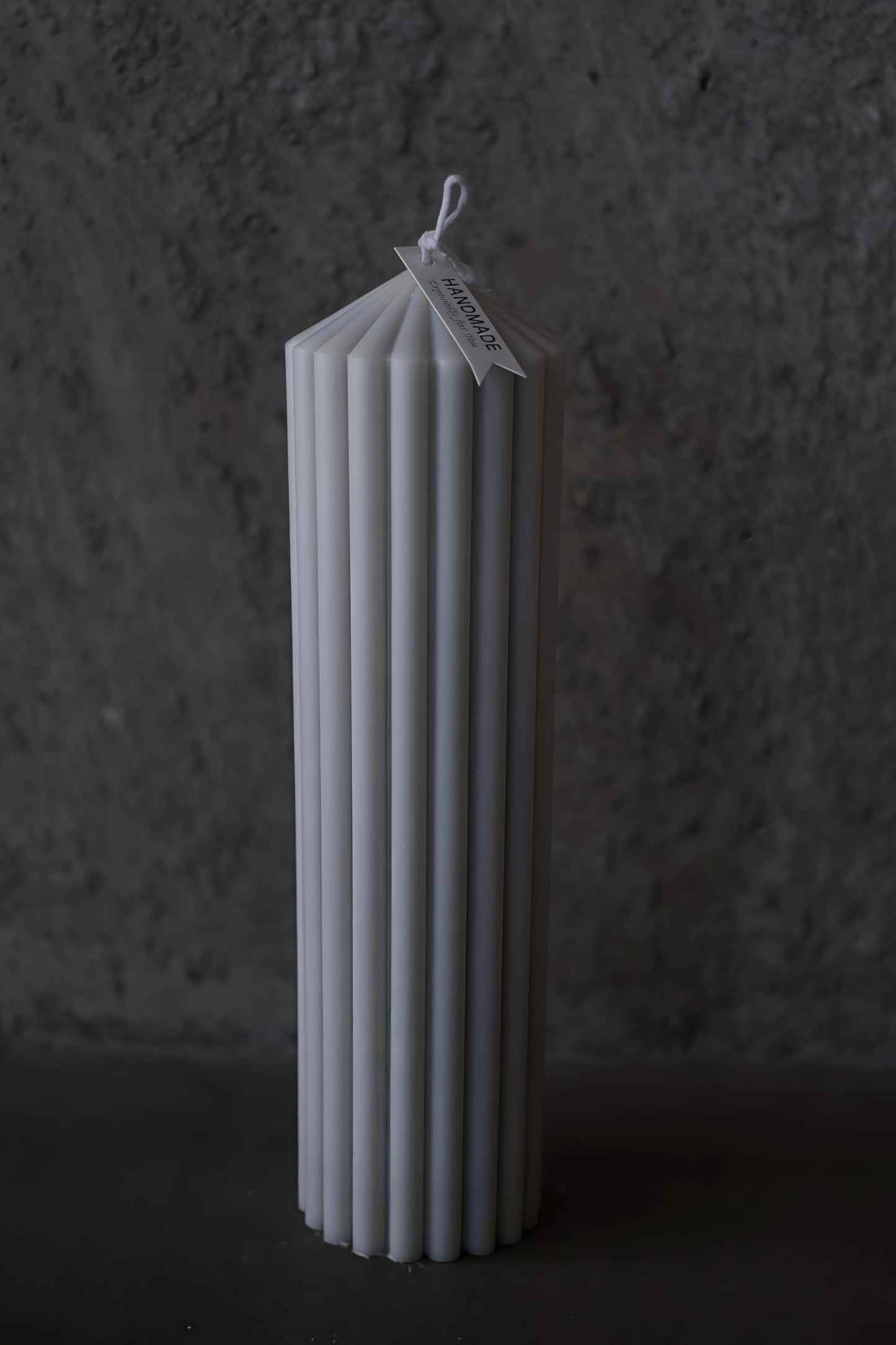Hyznengu Ribbed Peak Pillar Candle- Large Handmade Scented Soy Wax Candle with Elegant Bubble Aesthetic， Housewarming Gift, Shelf & Coffee Table Centerpiece, Gray (Large)