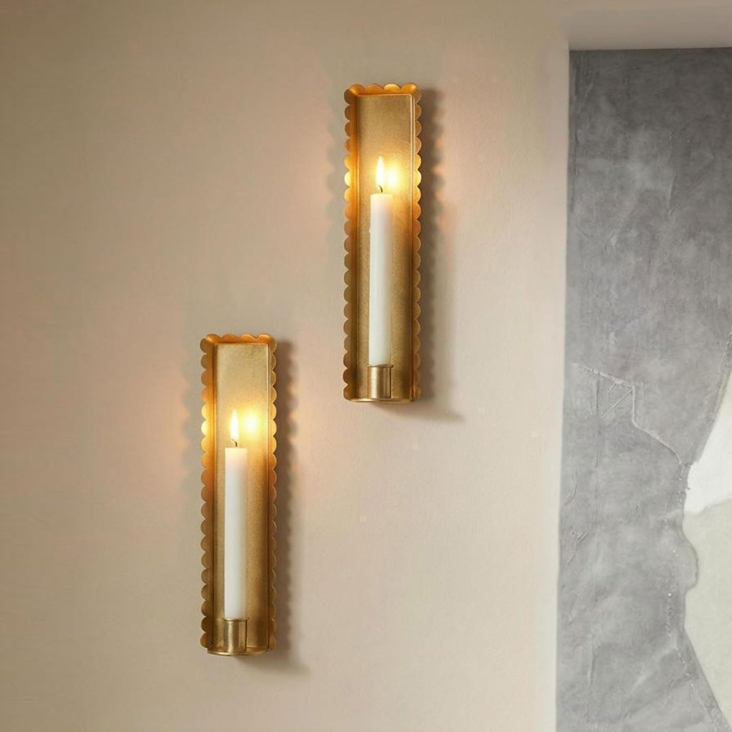 AimtoHome Gold Wall Candle Sconces Set of 2, Scalloped Edge Box-Shaped Cast Iron Farmhouse Church Holders for Taper Candles, Wall Mounted Rustic Candle Sconce for Living Room, Dining Room Decor