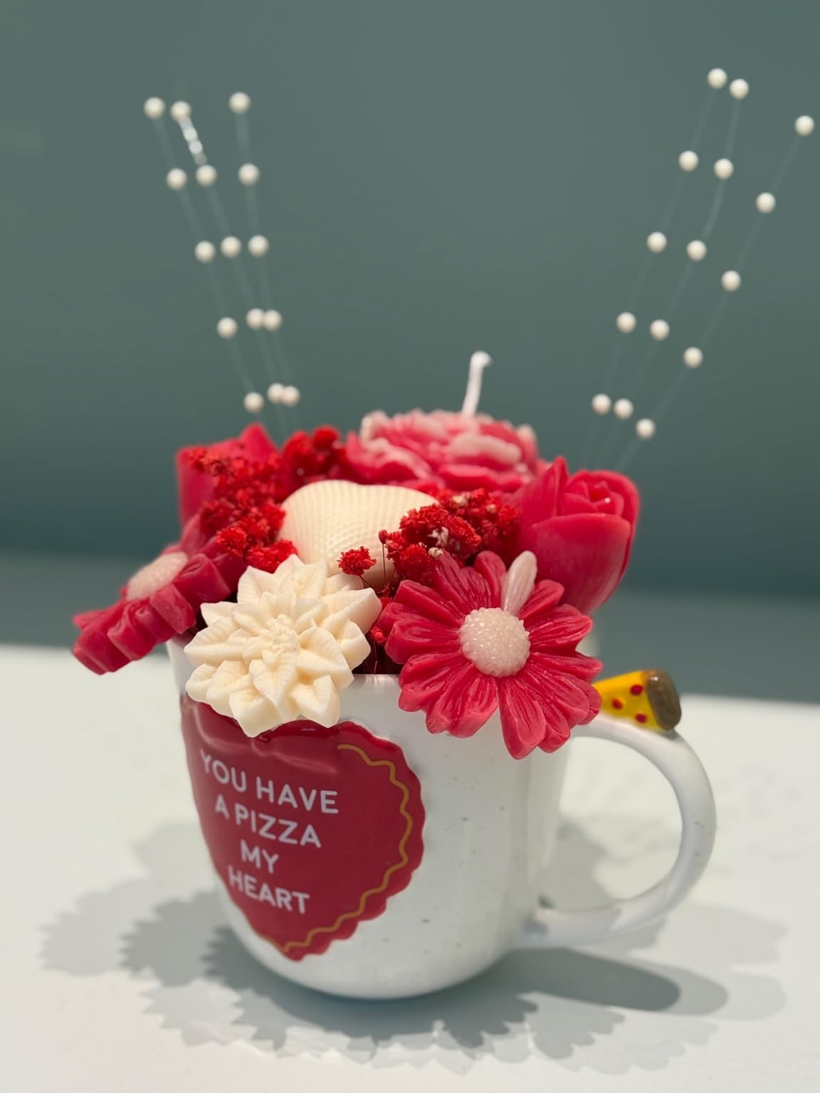 Valentine Floral Candle Arrangement in Mug – Handcrafted Soy Wax Flower Bouquet – Romantic Gift for Her – Red & Blush Decorative Home Décor – Valentine Edition No. 24