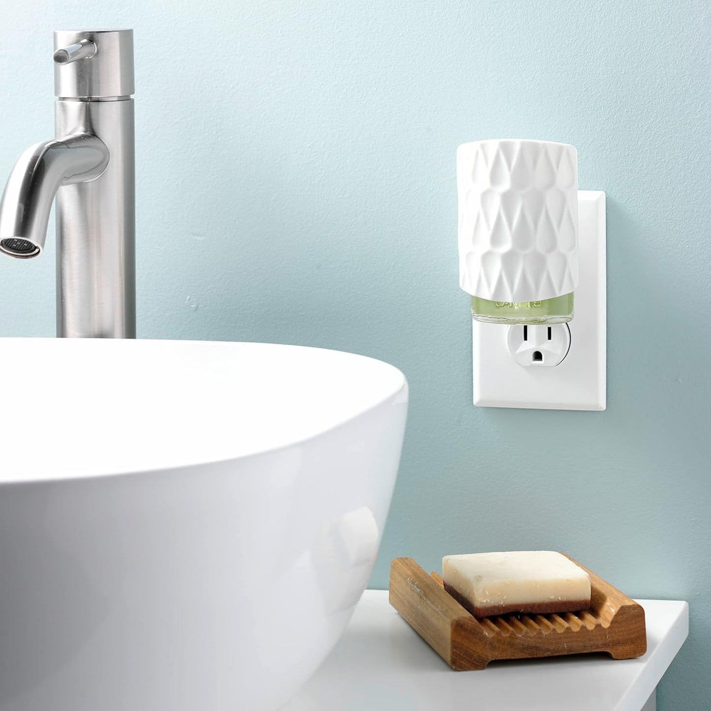 Yankee Candle ScentPlug Diffuser Warmer for Plug in Air Fresheners, Fragrance Warmer, Decorative Organic Pattern White Design (Pack of 1)
