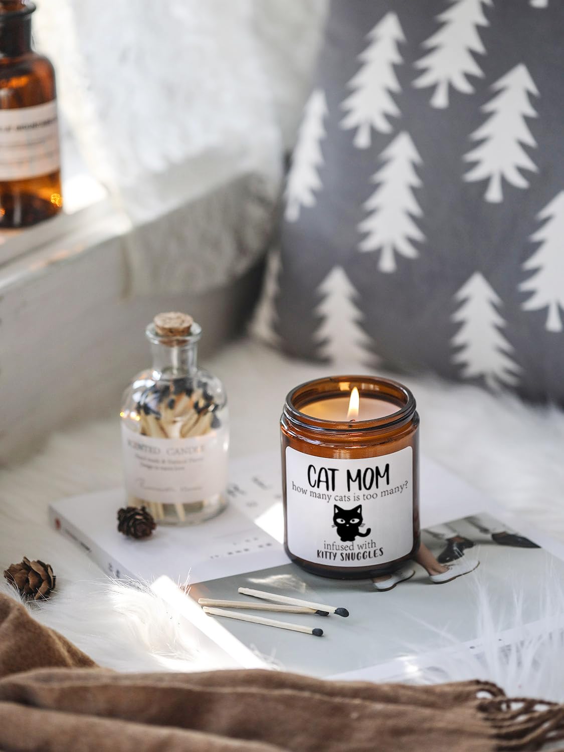 Cat Lover Gifts for Women, Cats Mom Candle, Thanksgiving Funny Cats Themed Gift for Mothers Day, Christmas, Birthday Gift，Cat Gifts for Cat Lovers, Cat Moms, Dad, Sandalwood & Rose Scented Candle,7OZ