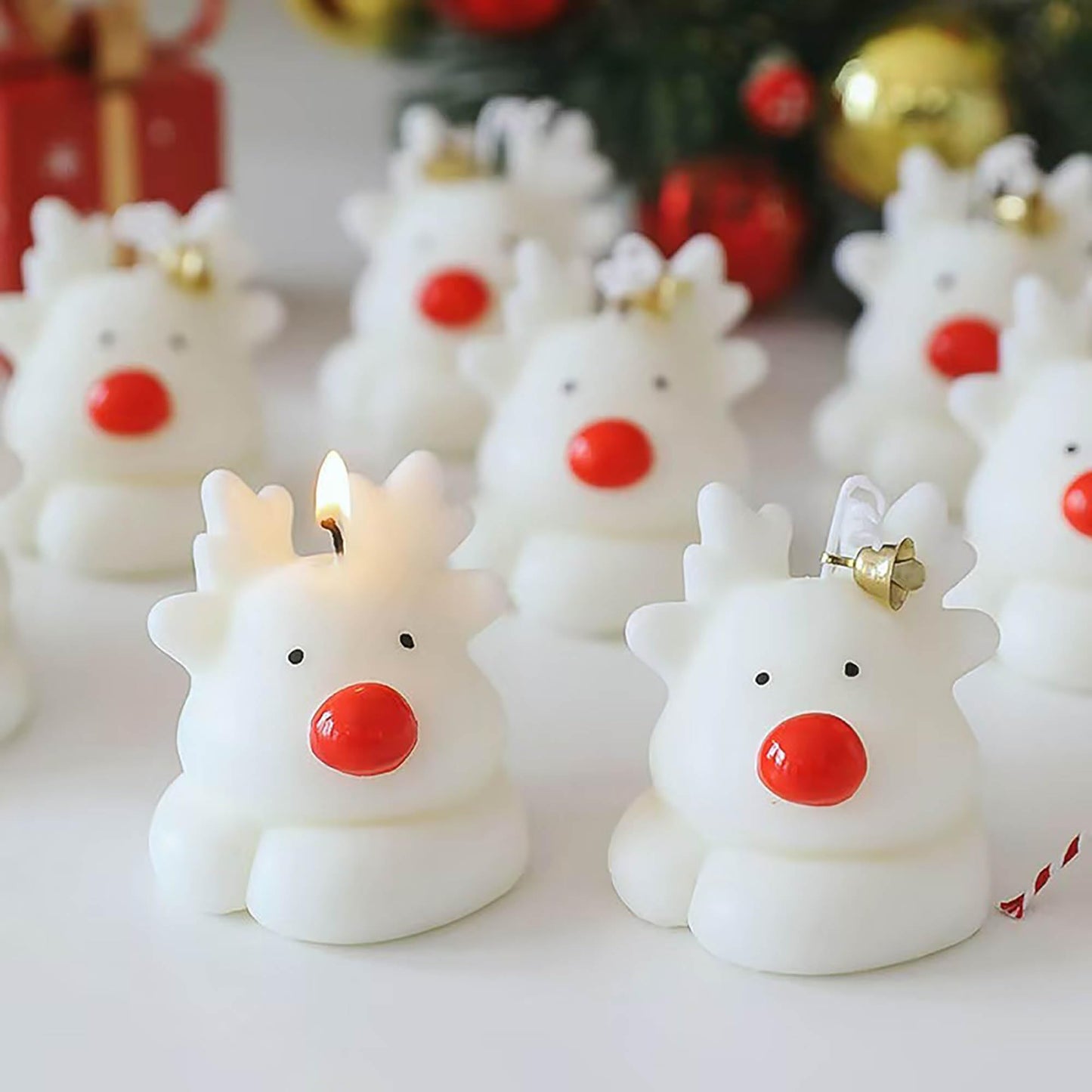 Cooary Christmas Juniper Scented Candle Xmas Tree Glove and Elk Shaped Soy Wax Candles
