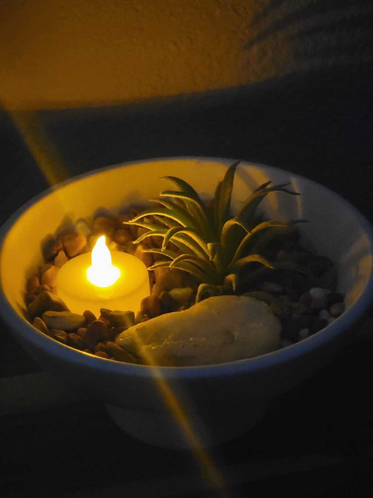 YIWER Tea Lights LED Tea Light Candles 200 Hours Pack of 100 Realistic Flickering Bulb Battery Operated Tea Lights for Seasonal Festival Celebration Electric Fake Candle in Warm Yellow(2 * 50)
