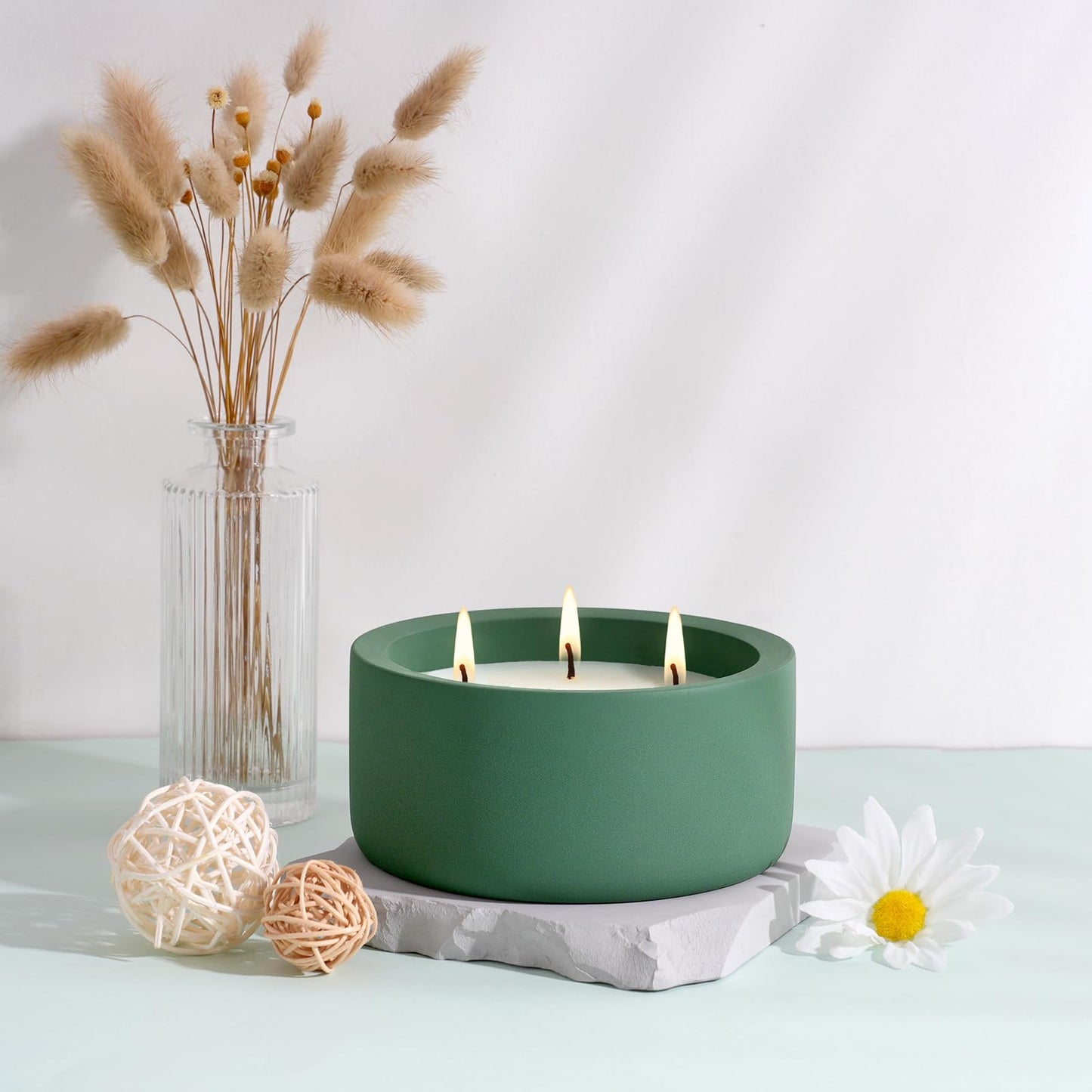 Viyffo 20oz Large Scented Candle - Lemongrass & Bergamot, 3 Wick Home Scented Candle for Women and Men, Non Toxic Soy Candle, Green Ceramic Jar, Luxury Home Fragrance, Spring Décor & Birthday Gift