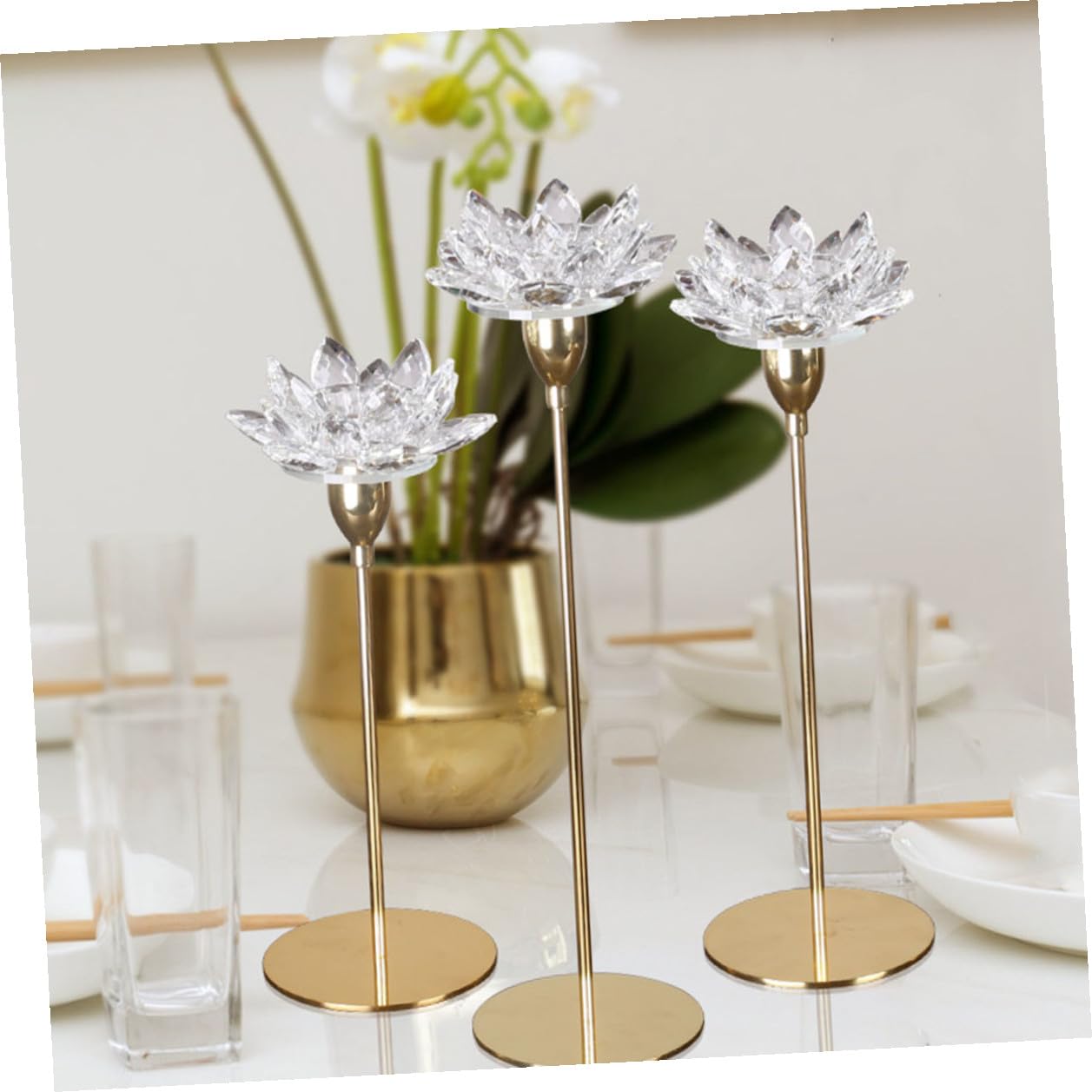 GETAJGHSD Crystal Lotus Candlestick Holder, Small Metal Candle Stand Gold Finish, Decorative Romantic Candleholder for Dining Room and Wedding Décor