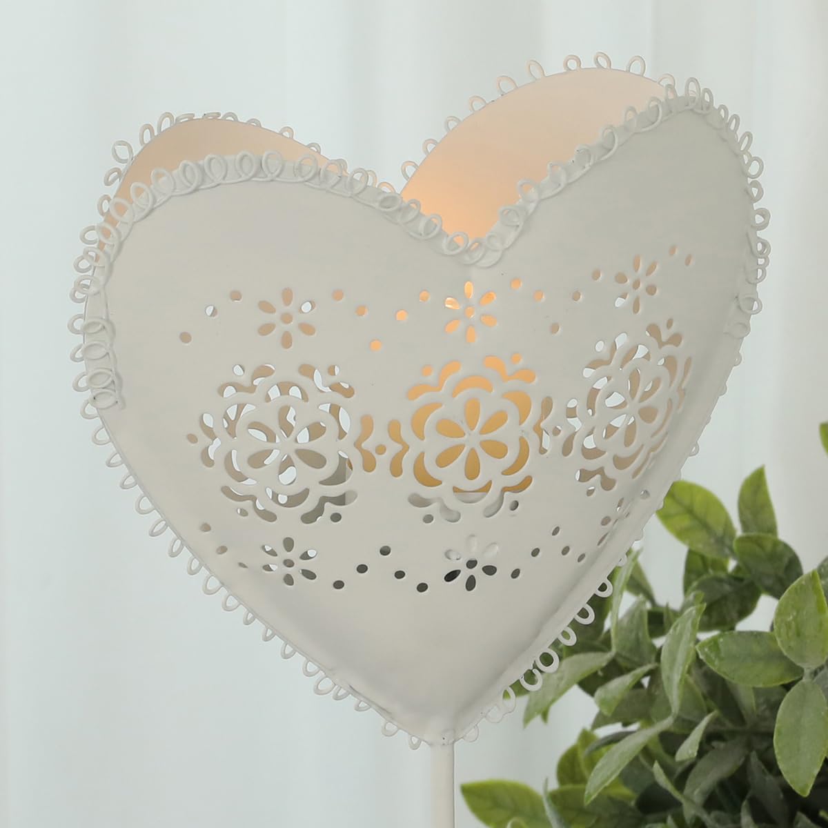 Metal Heart Shaped Candle Holder - White Heart Candlestick Candle Organizer - Iron Candlestick Lantern for Wedding Party Valentine Day Candlelight Dinner Tabletop Decoration - 2PCS
