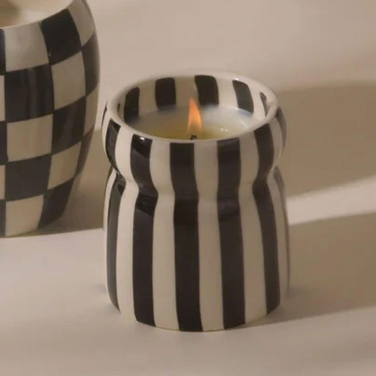 Paddywax Cabana Hand-Painted Scented Candle in Ceramic Reusable Food Safe Jar, Clean-Burn Soy Candle with Approx. 42 Hour Burn Time, Black – Lave Stone, 6.5 oz