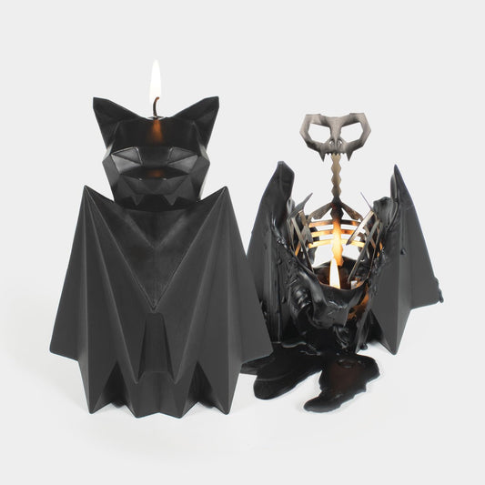 PyroPet Blaka Bat Candle (Black) - The Original Bat Candle with Metallic Skeleton | Gothic Decor | Unique Gift for Bat Lovers | 20-Hr Burn Time | Dimensions: 6.7x2.9x4.5 in