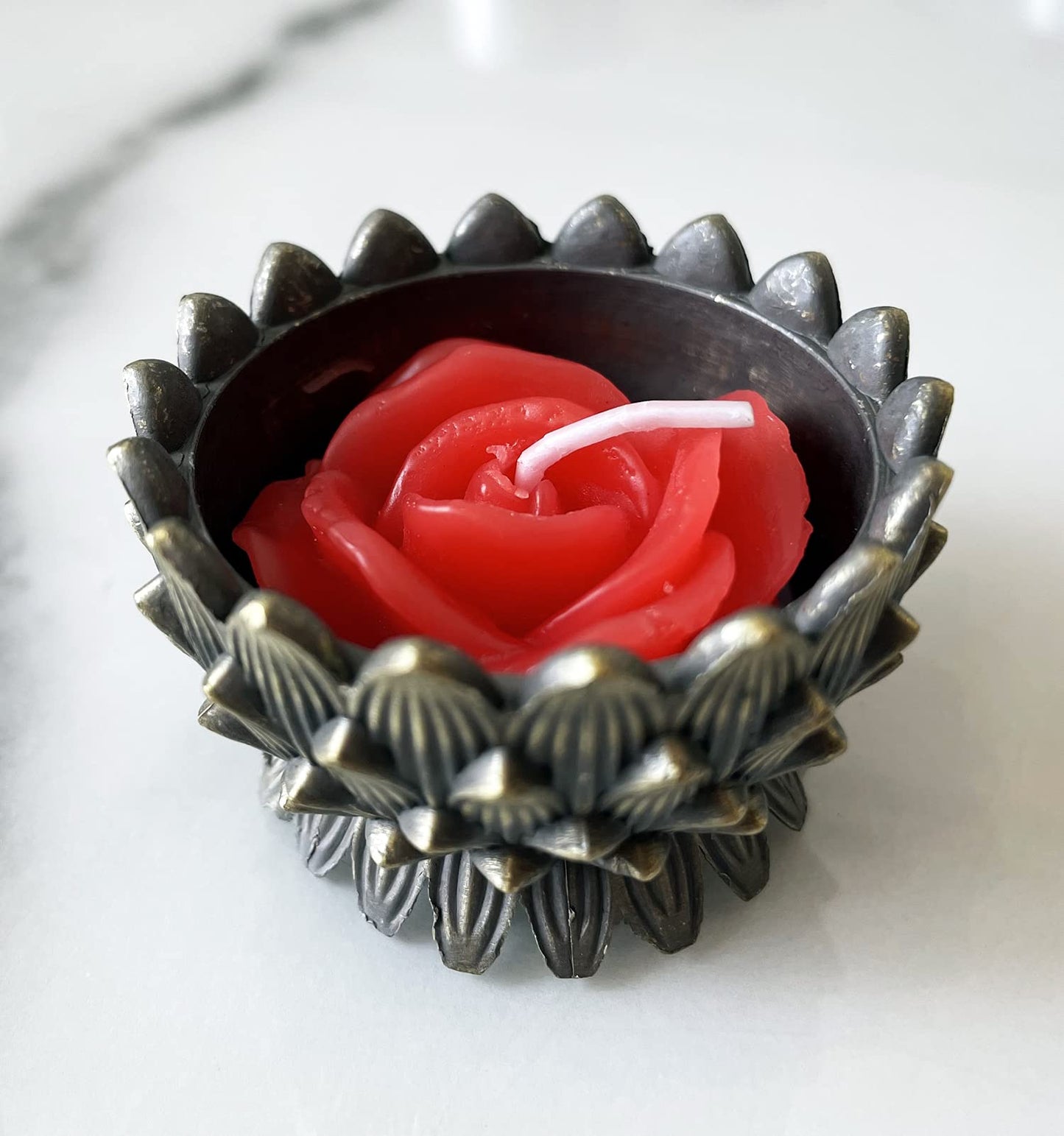 Rose Tealight Candles,12 Pieces Handmade Delicate Flower Candles with 100PCS Silk Rose Petals,Mini Candle Discs for Weddings,Anniversaries, Birthdays,Home Decoration,Spa,Relaxation (Red)