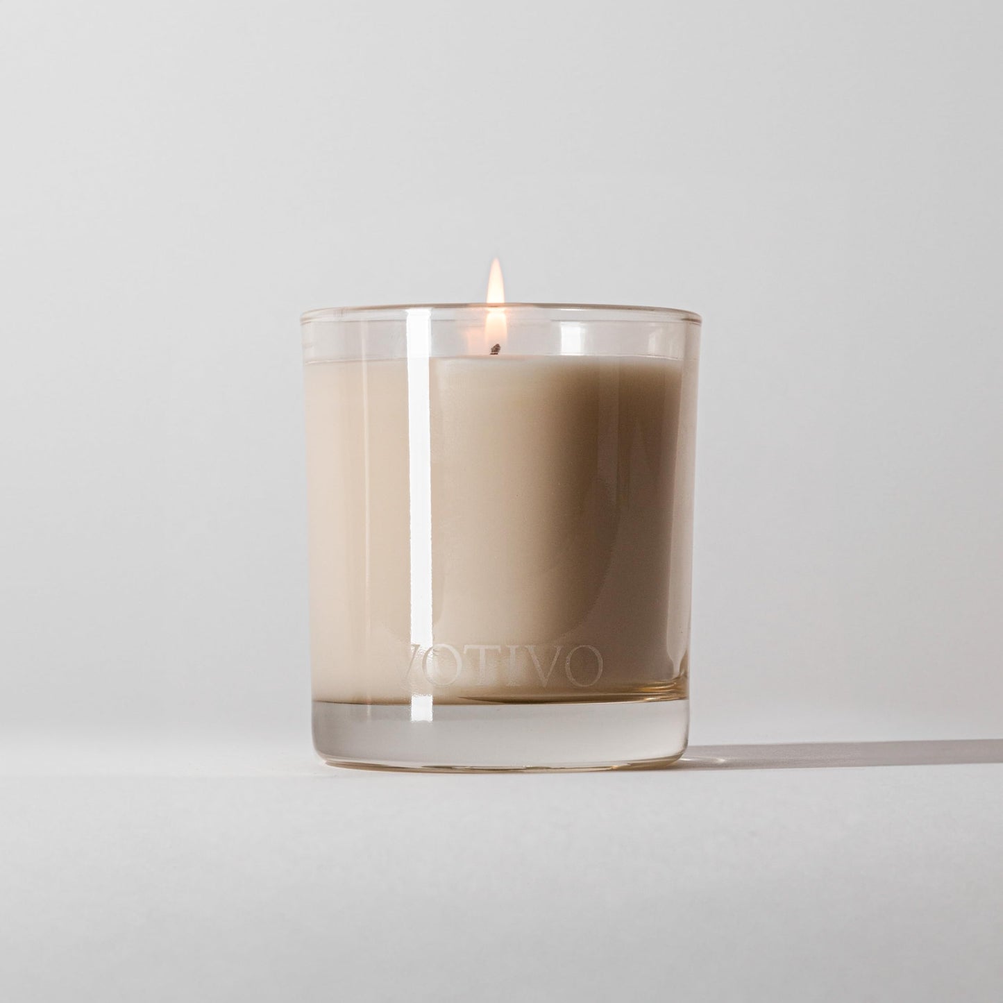 Votivo Island Grapefruit 10 oz Signature Candle | Soy Wax Blend | Luxury Glass Jar & Box | Home Decor | Gifts | Highly Scented