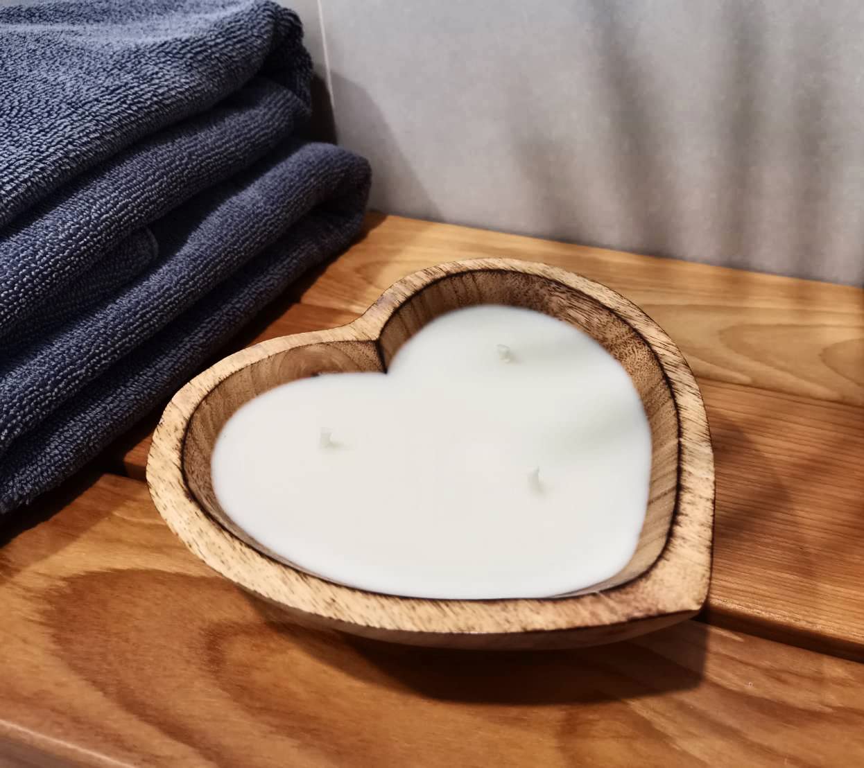 BestySuperStore 6” Heart Shaped Wooden Bowl Vanilla Sandalwood Scented Soy Wax Candle - 3 Wicks 5 oz Decorative Dough Bowls Candles for Anniversary Engagement Wedding Birthday Valentine Christmas Gift