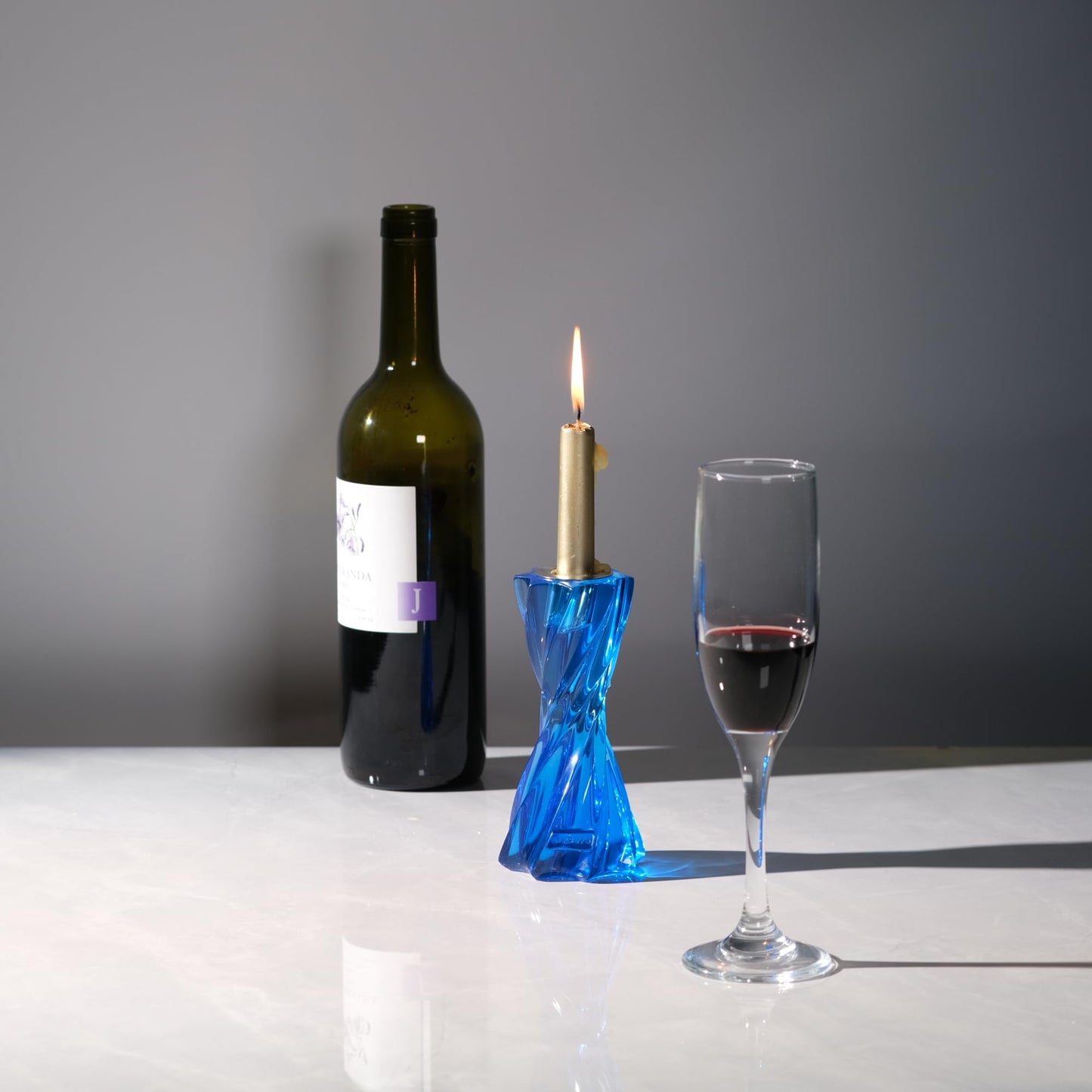 ICNBUYS Twizzle Twist Candle Holder, Decorative Candle Holder for Table Display, Romantic Decoration, Unique Home Décor Aesthetic, Housewarming Gift, Candle Stand Height 5.7 inches Blue - Resin