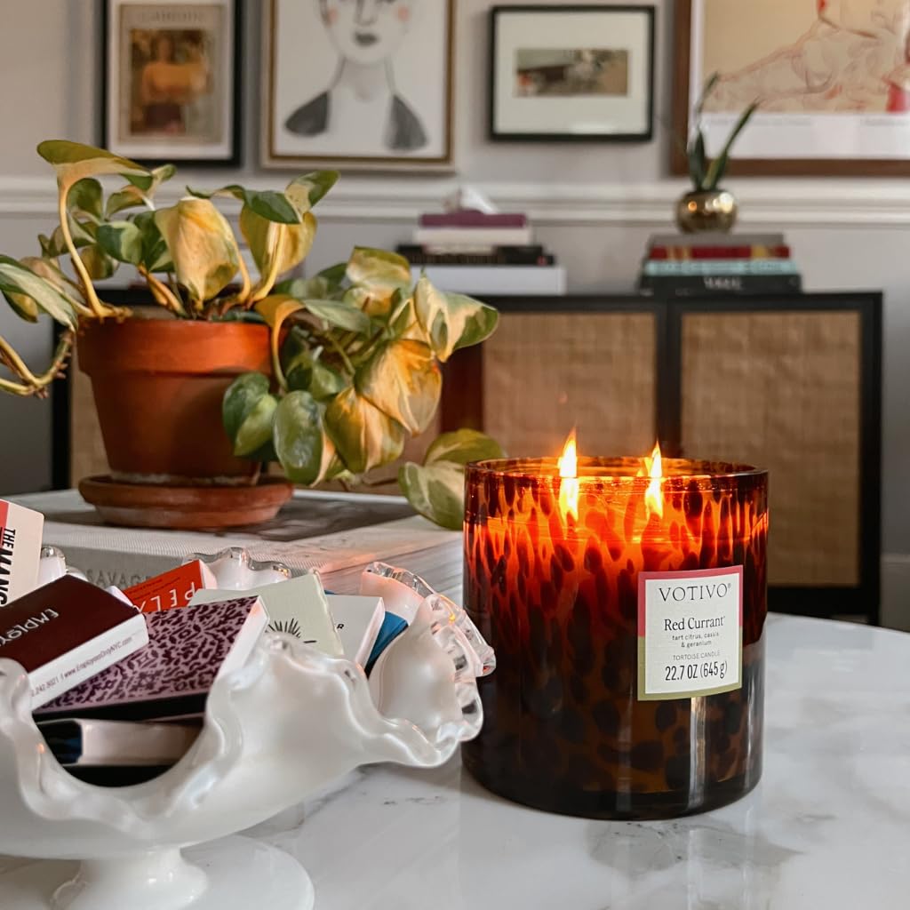Votivo Red Currant Tortoise Scented Candle | 22.7 oz Soy Wax Blend | Decorative Home Decor Tortoise Shell Pattern | 100 Hour Burn Time