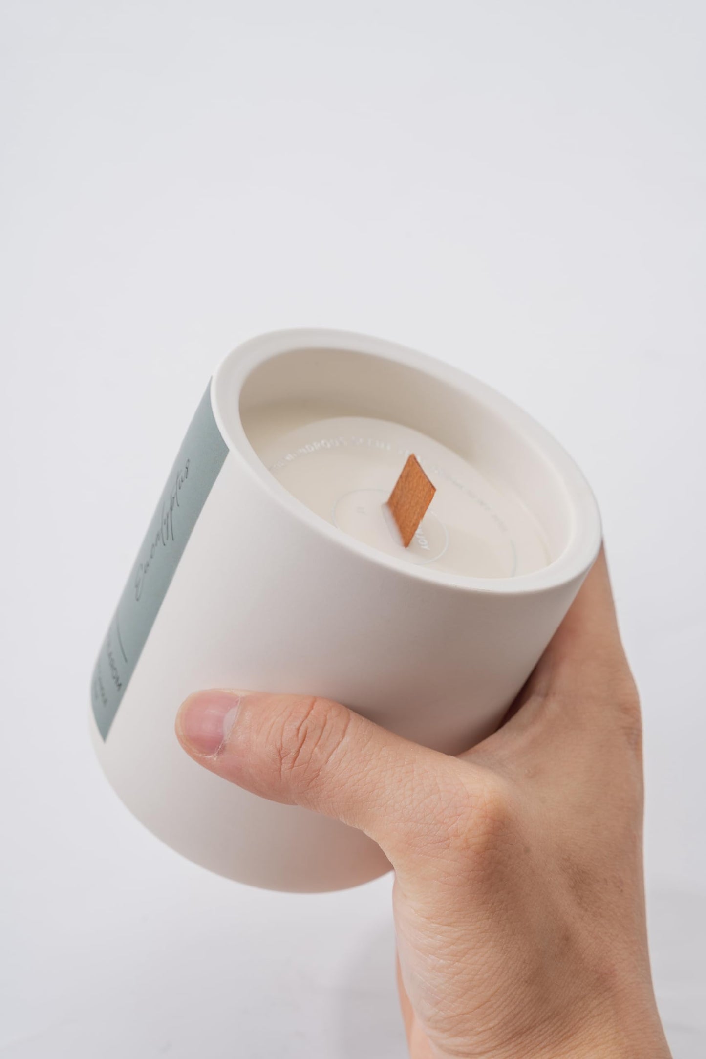 Soularom Candles for Home Scented – 10oz Hand Poured Aromatherapy Eucalyptus Candle Soy Wax Candles in Elegant Ceramic Jar – Crackling Wooden Wick Decorative Candle with 60 Hours Burn Time