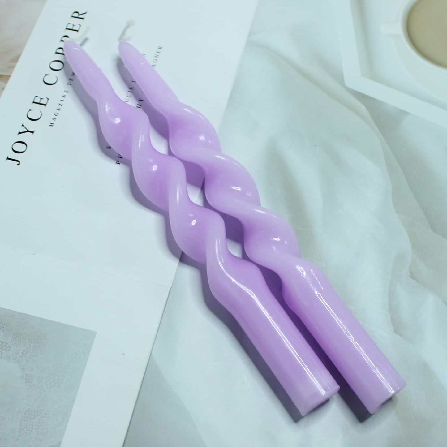 Gedengni Spiral Taper Candles Twisted Candlesticks -10 inches Lavender Candle Sticks Long Tapered Candle Purple Twist Candlestick for Home Dinner Wedding Women Gifts, 2pcs (1D-Light Purple)