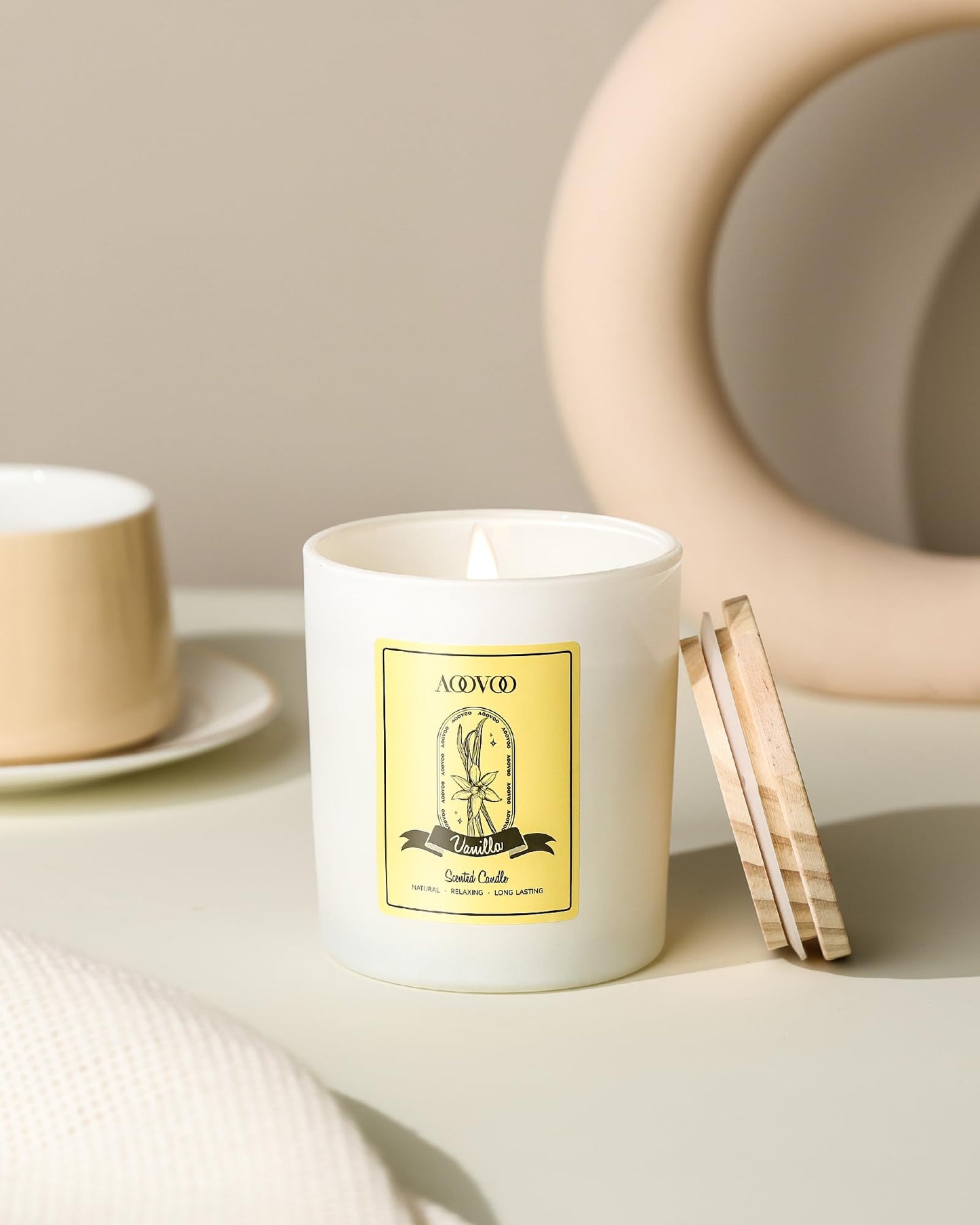 AOOVOO Vanilla Scented Candles for Women - Aromatherapy Candle with Crystals Inside, 10oz Soy Candles for Home Scented, Birthday Gifts Valentines Day Candle for Women Mom