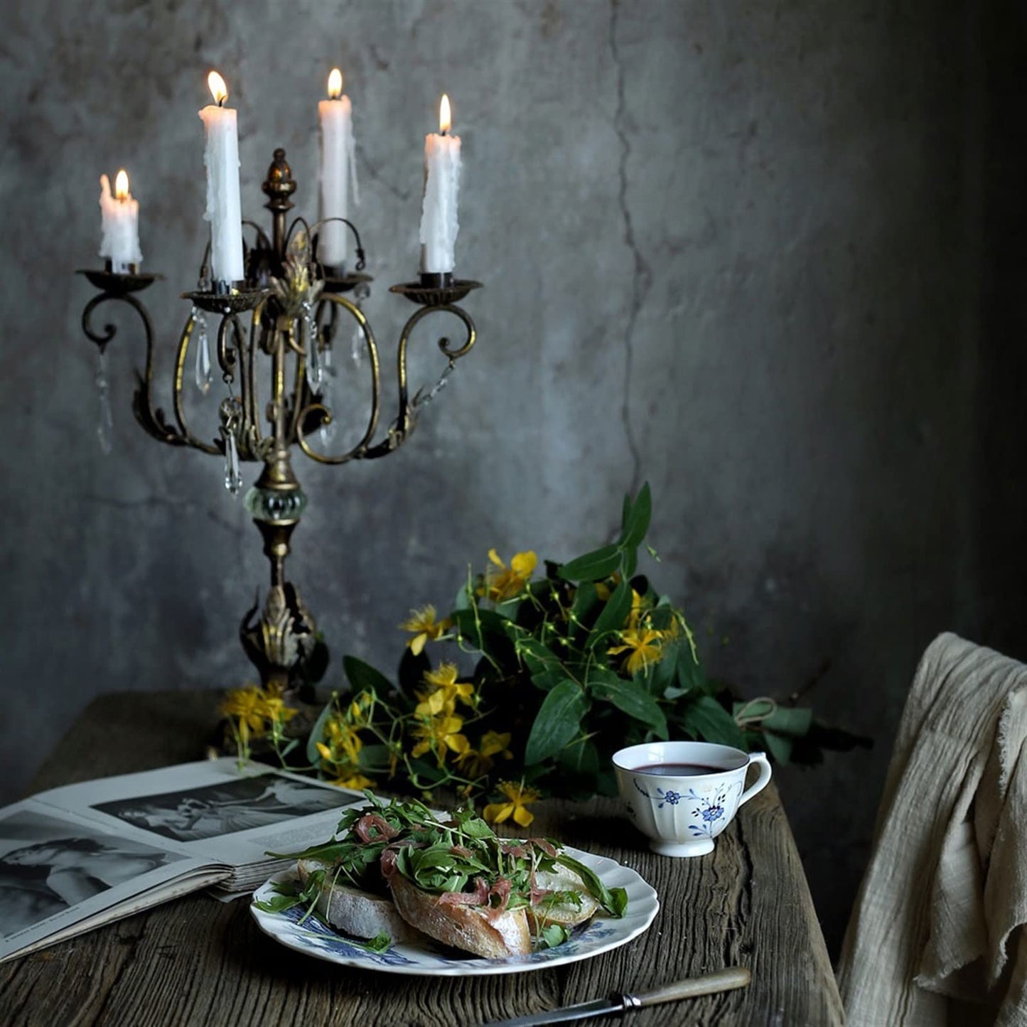 Candlestick Holders European Style Rural Retro Old Candlestick Ornaments Metal Four-Head Candle Holder Table Decoration Candle Holders