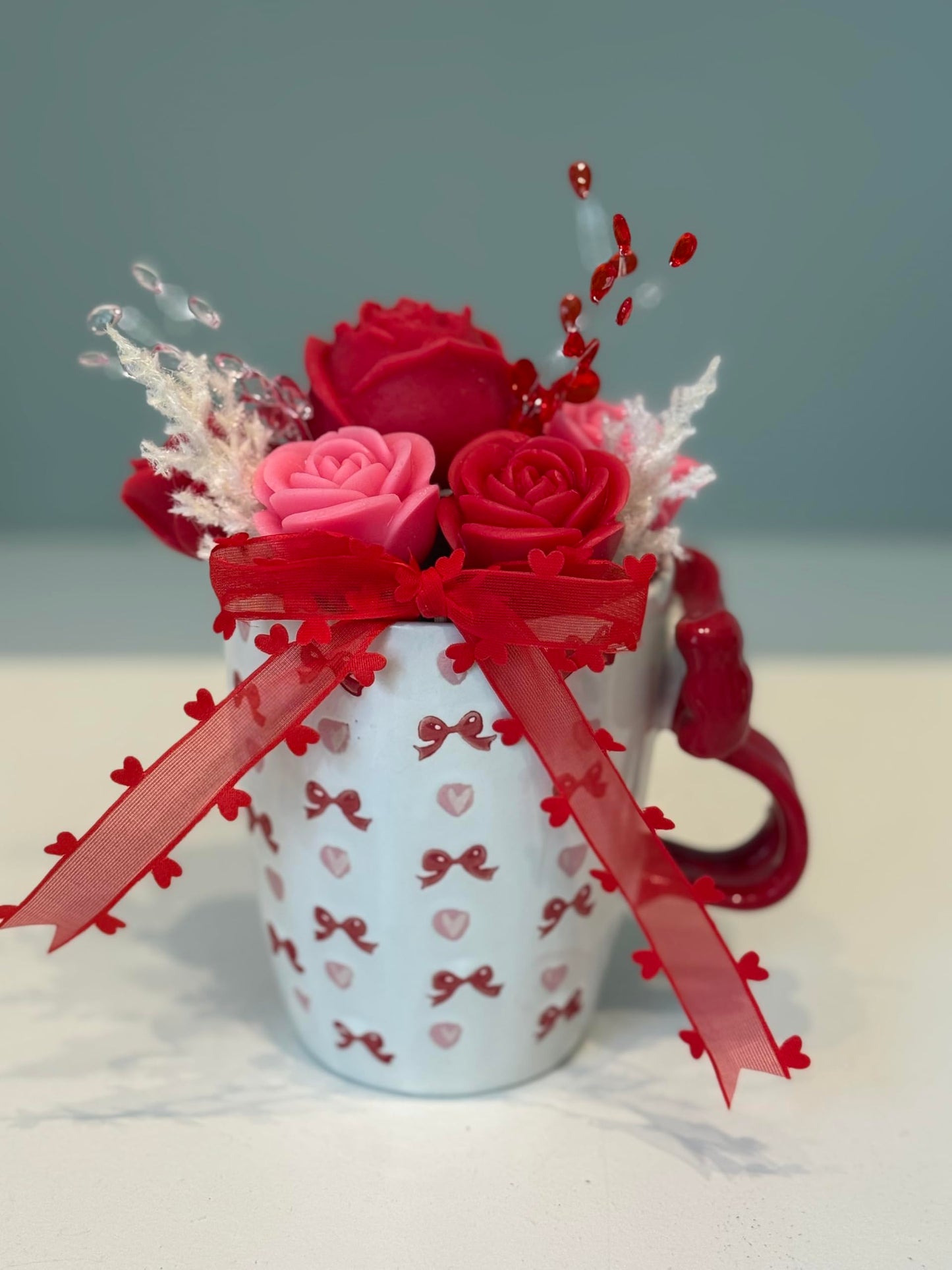 Bow Mug Flower Candle Bouquet – Handcrafted Soy Wax Roses – Rose Scented Valentine Gift for Her – Red & Blush Floral Candle Arrangement – Ceramic Keepsake – Valentine Edition No. 15