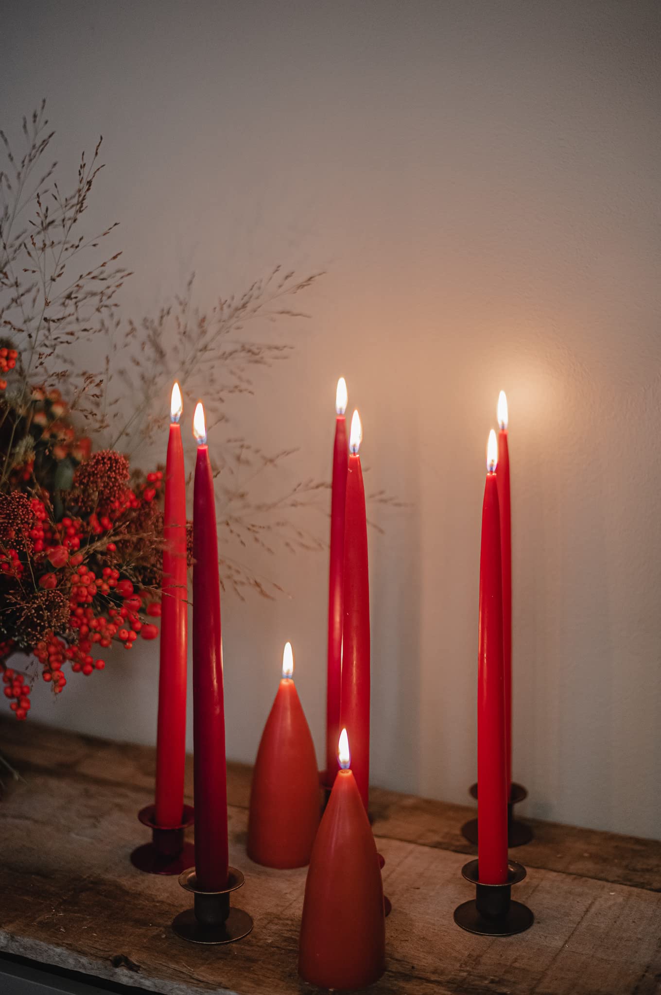 Kunstindustrien® Taper Candles, Set of 4, 13.8" – Made in Denmark, Long Burning Candles 15h, Unscented & Smokeless Candlesticks, Elegant Tall Candles for Weddings Dinners & Home Decor (Light Bordeaux)