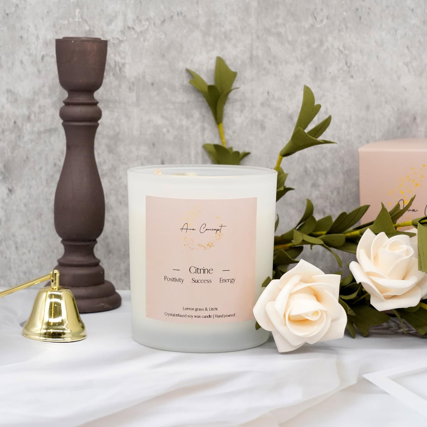 Ava Concept Citrine Crystal Candle – 10oz / 280g | Lemongrass & Litchi Aromatherapy | Hand-Poured Soy Wax | Genuine Citrine Healing Crystals Embedded | Positivity, Success & Energy | Gift Box Included