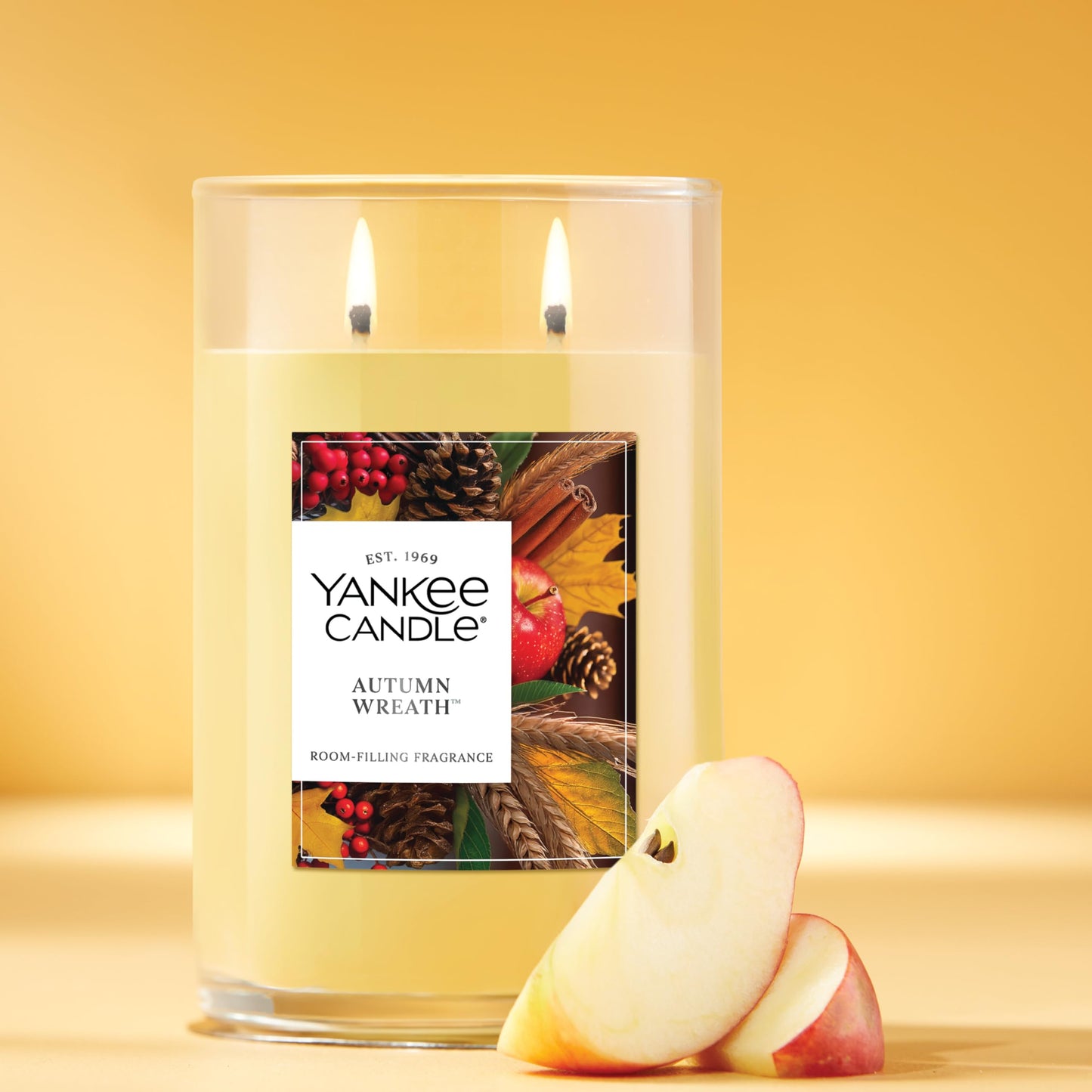 Yankee Candle Large Tumbler Scented Candle with up to 80 Hour Burn Time, Premium Plant Wax Blend for Consistent Burn, 20 oz Tumbler Candle with Room Filling Fragrance, Autumn Wreath