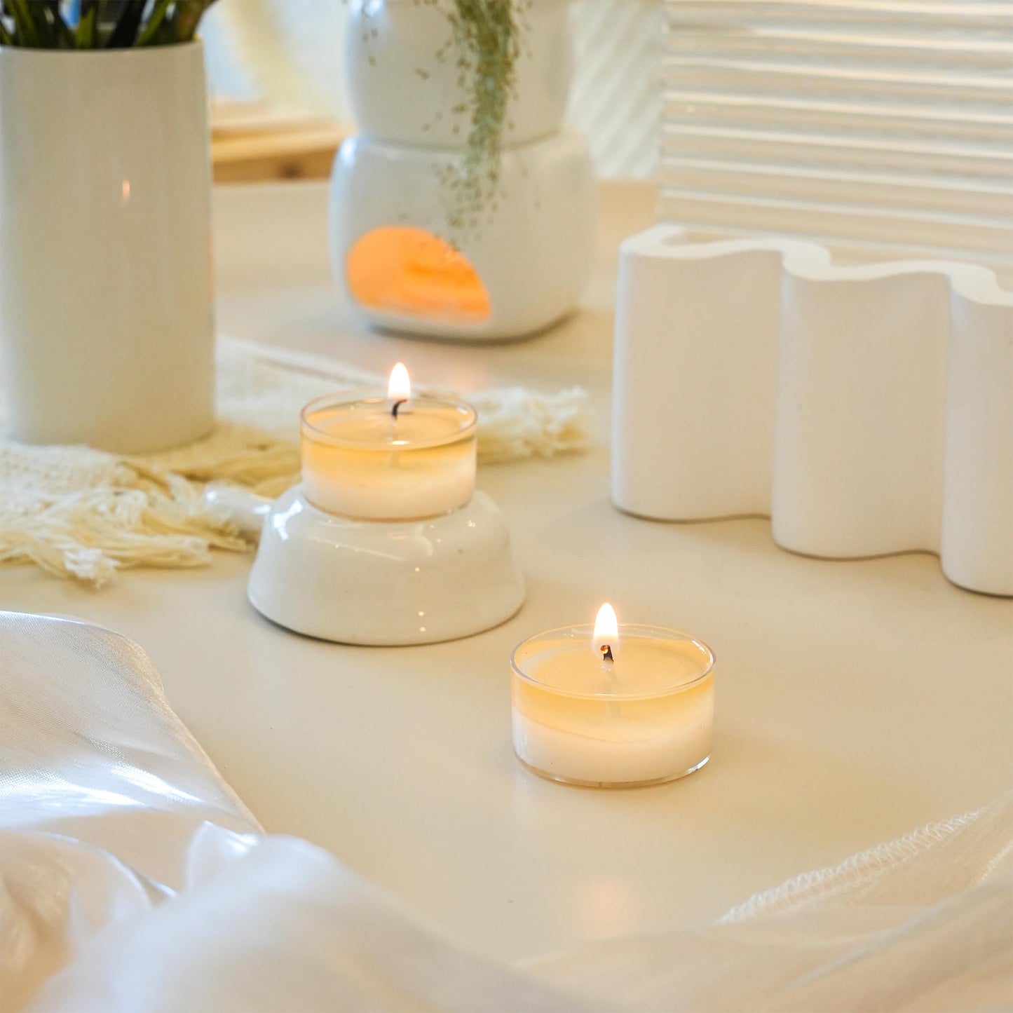 MUUFAZA 12 Unscented Natural Soy Tealight Candles in Clear Cups, 5H Long Clean Burning, Hand-Poured White Mini Tea Candle Set for Parties, Spa, Meditation, Gift, Holiday, Emergency, Home Decor