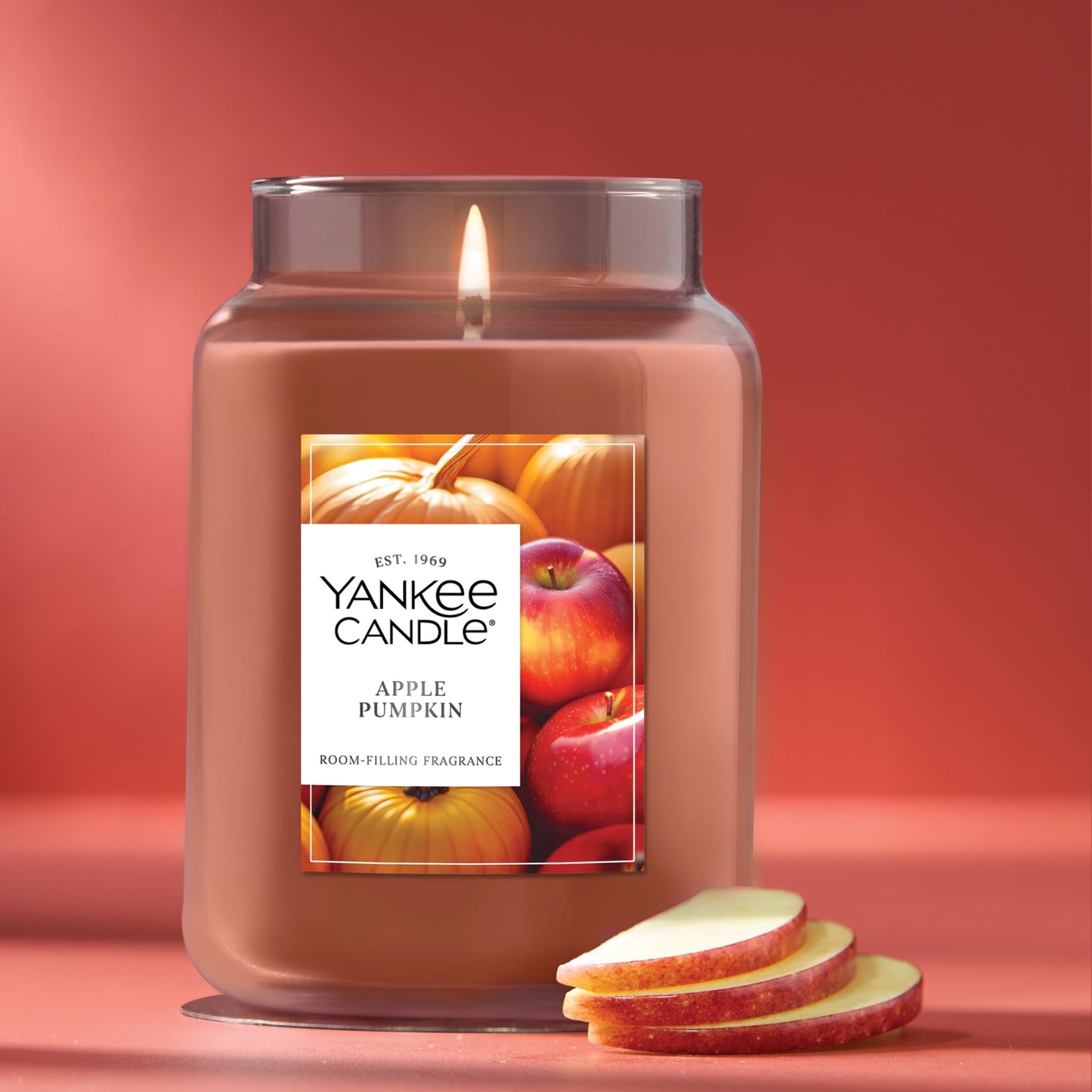 Yankee Candle Apple Pumpkin, Thanksgiving Scented Candle, 22oz Large Jar with up to 150 Hour Burn Time, Giftable