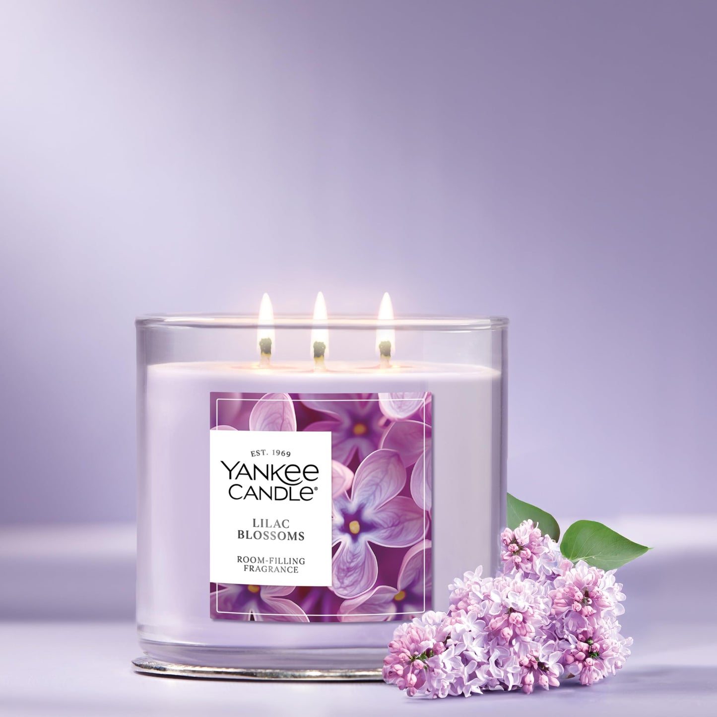 Yankee Candle 3-Wick Candle Jar, Lilac Blossoms, Scented Candle, 14.5 oz, Plant Wax Blend, Up to 40 Hours Burn Time, Gift