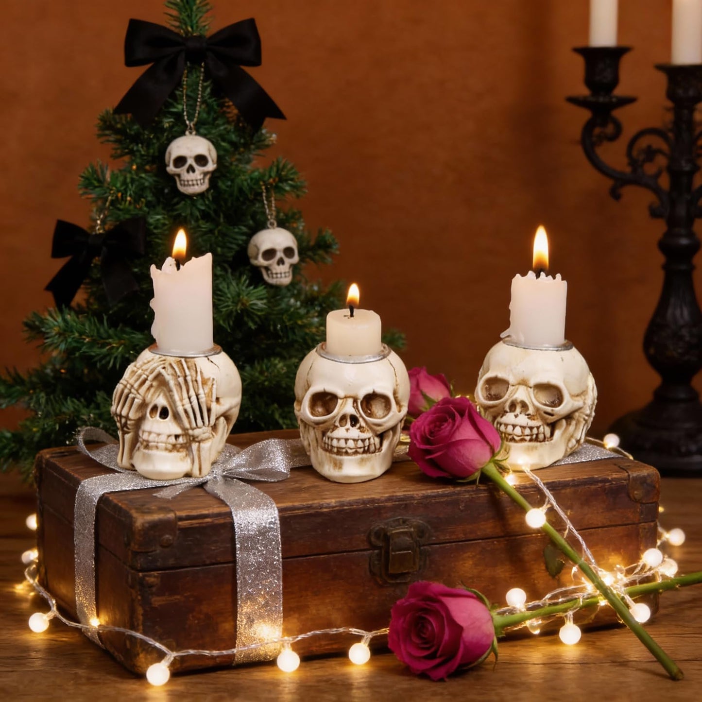 Christmas Skull Candle Holders Set of 3 – Gothic Skeleton Head Xmas Decorations for Spooky Home Décor, Haunted House, Party Centerpiece, Horror Candle Holder Gifts