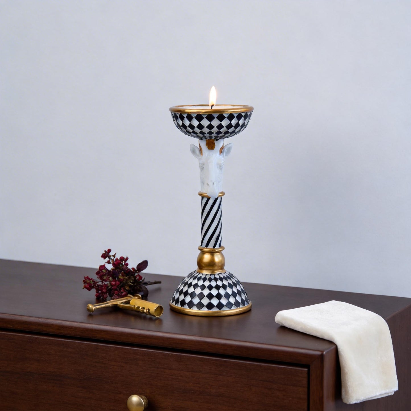 Checkered Animal Candle Holders, Resin Black White Checkered Tiger Head Candlestick Holders, Cute Black-and-White Pillar Candle Stand Home Decorations (Giraffe)