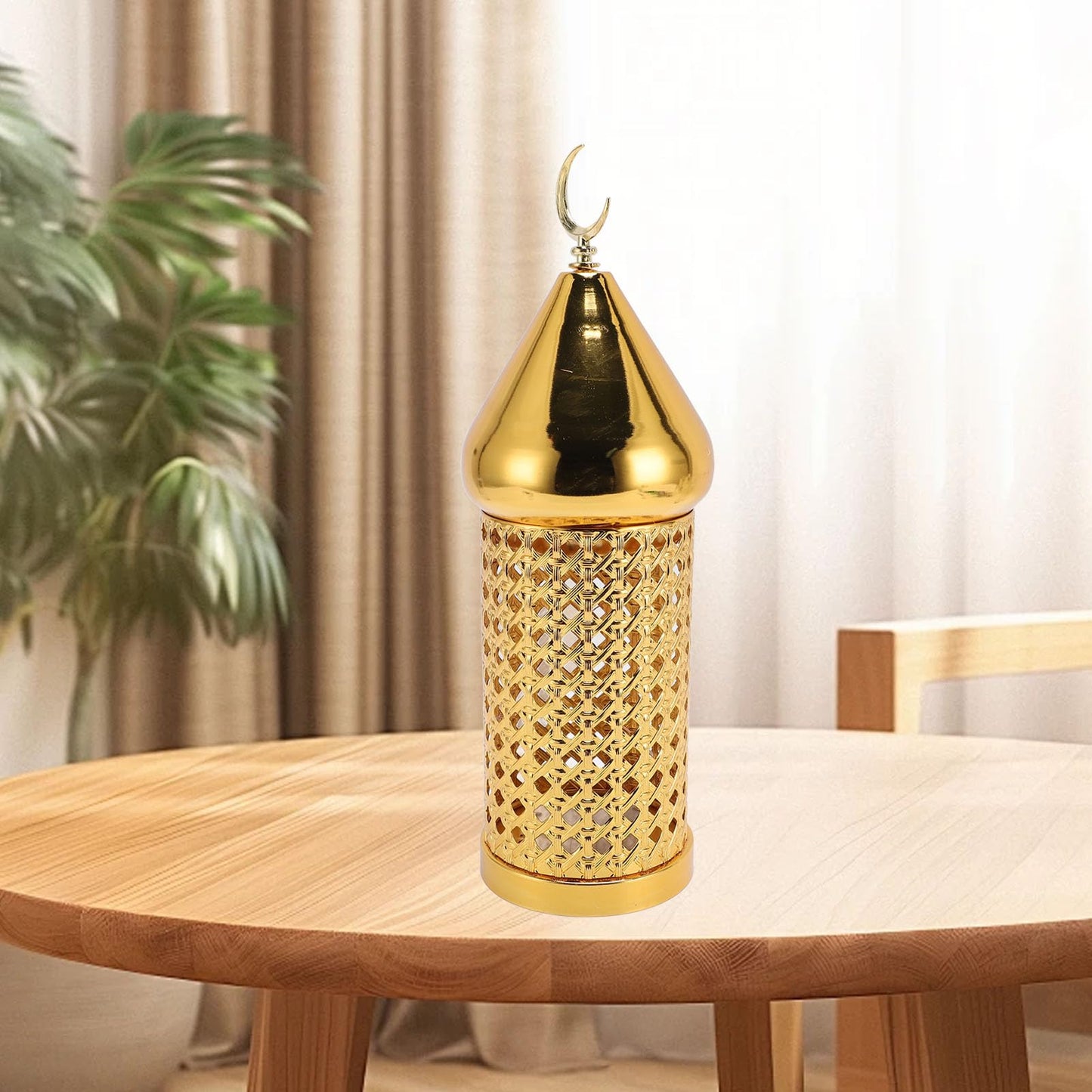 Omquot Retro Handmade Golden Metal Wind Lamp Lantern for Wedding Party Decorations, Aromatic Candle Holder for Romantic Ambience, Iron Material (M)