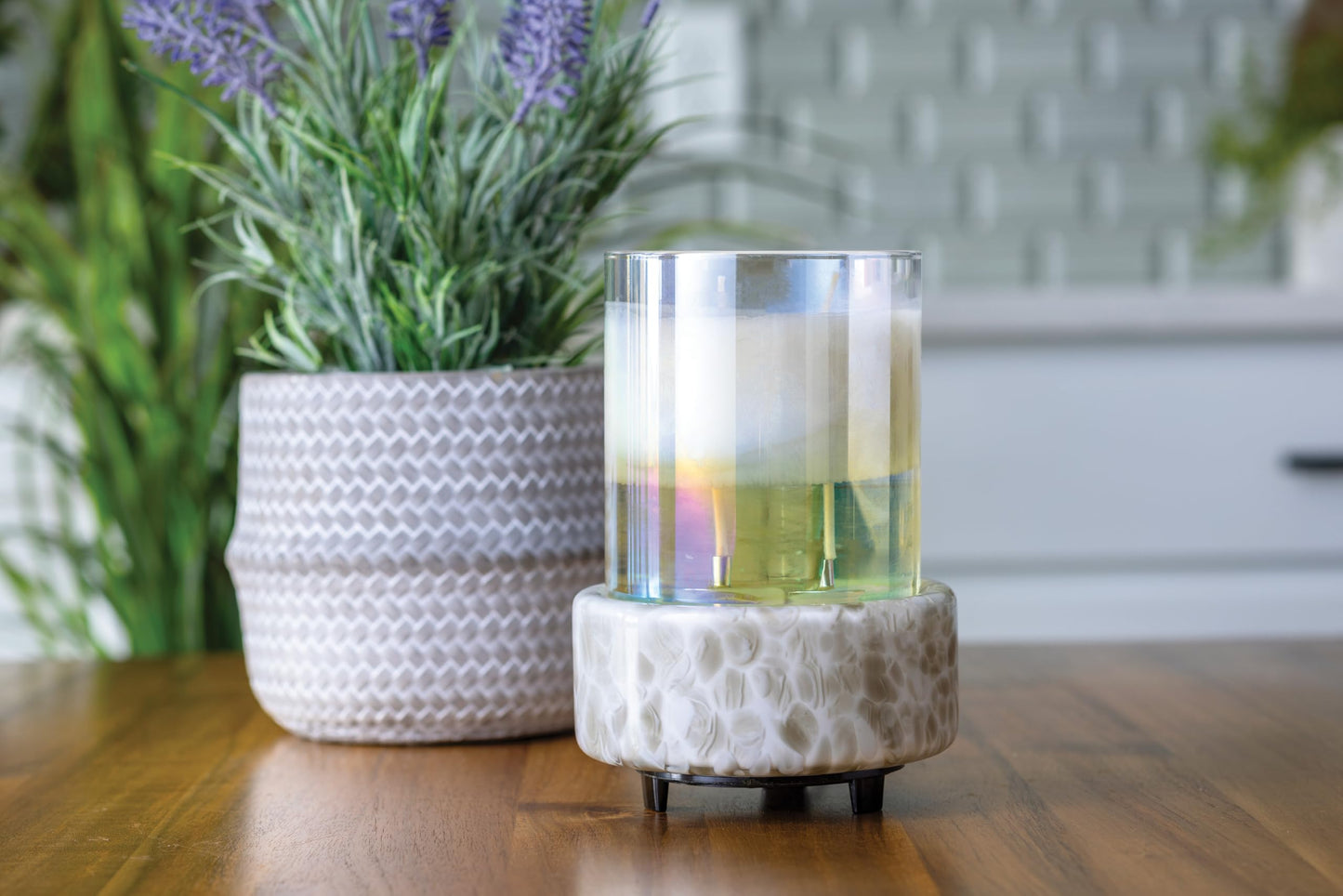 Candle Warmers ETC 2-in-1 Candle and Fragrance Warmer for Warming Scented Candles or Wax Melts and Tarts with to Freshen Room, Swirl
