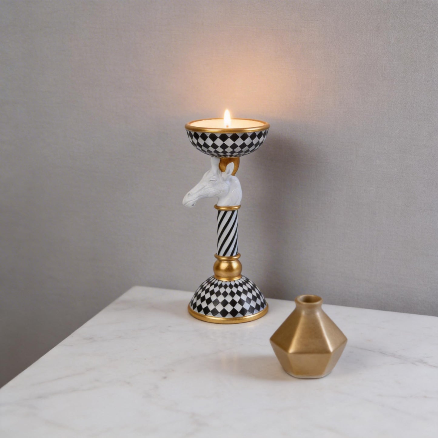 Checkered Animal Candle Holders, Resin Black White Checkered Tiger Head Candlestick Holders, Cute Black-and-White Pillar Candle Stand Home Decorations (Giraffe)