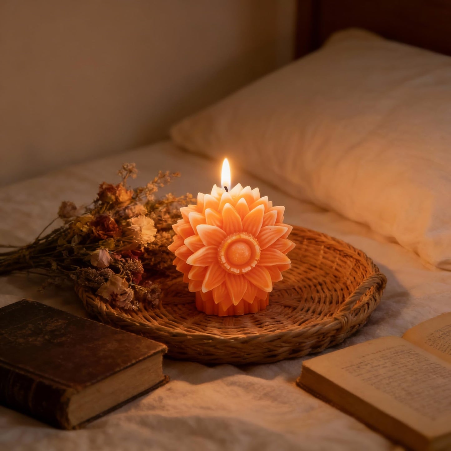 Sunflower Shaped Scented Candle,130G Handmade Clusters Aesthetic Soy Wax Aroma Decorative Candle for Table Photo Prop Valentine's Day Wedding Birthday,Prefect for Meditation Stress