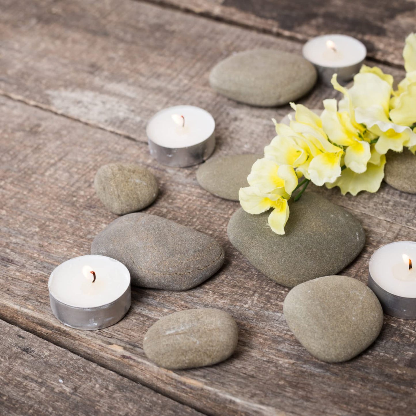 Operitacx 200 Pc Aluminum Tea Light Candle Cups with Wicks 1.57X1.57X0.59In Empty Metal Tealight Containers for DIY Candle Making and Craft Projects
