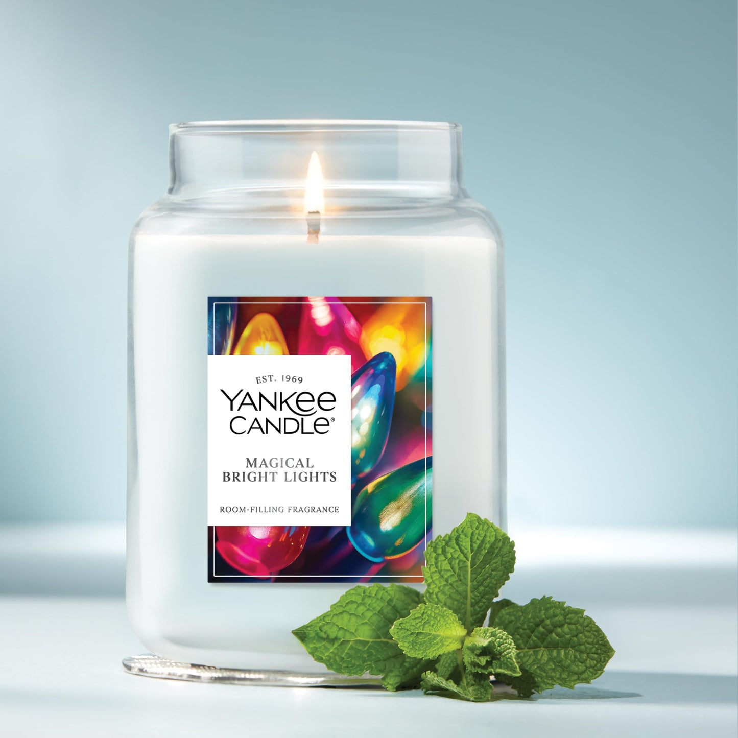 Yankee Candle Magical Bright Lights, Christmas Scented Candle, 22oz Large Jar with up to 150 Hour Burn Time, Giftable
