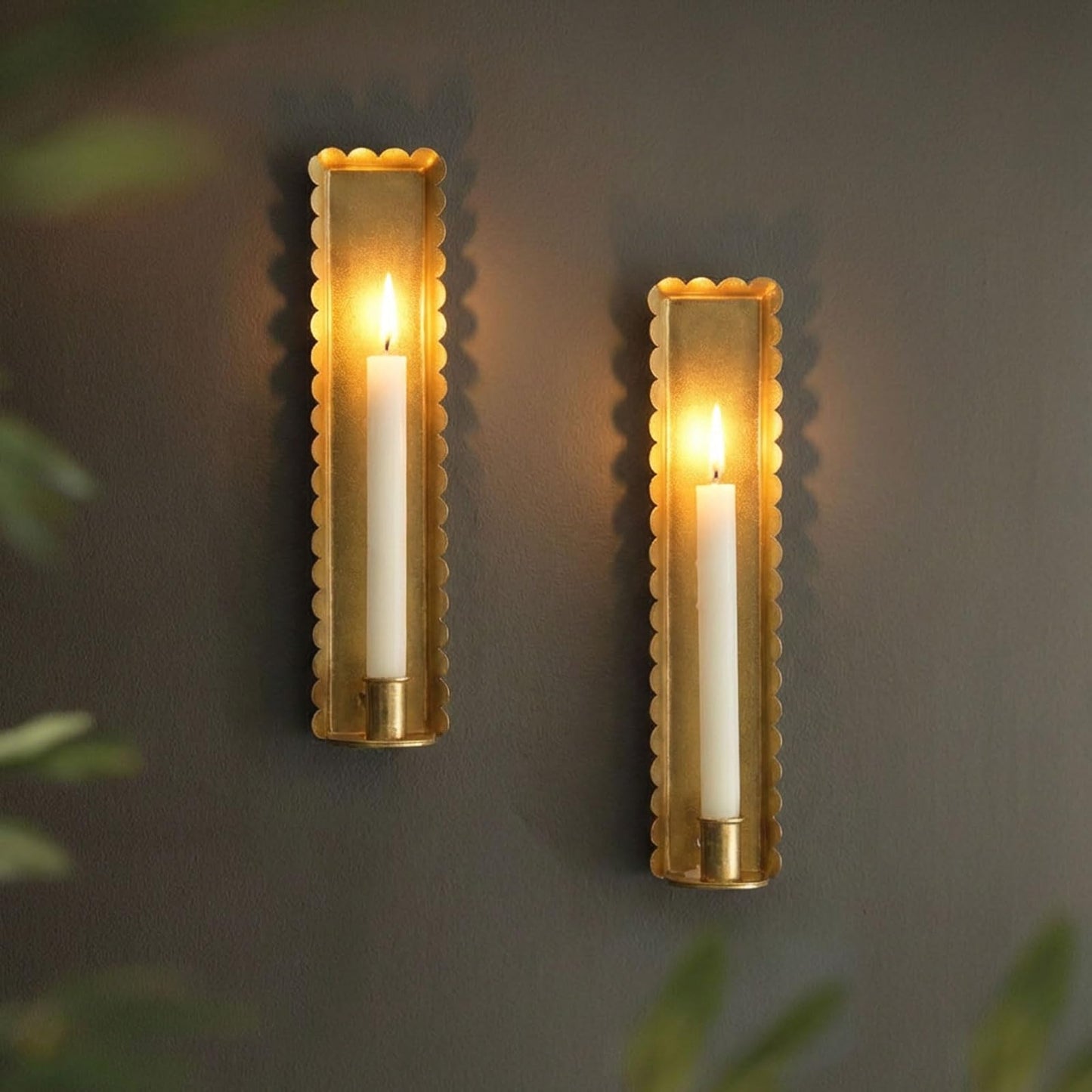 AimtoHome Gold Wall Candle Sconces Set of 2, Scalloped Edge Box-Shaped Cast Iron Farmhouse Church Holders for Taper Candles, Wall Mounted Rustic Candle Sconce for Living Room, Dining Room Decor