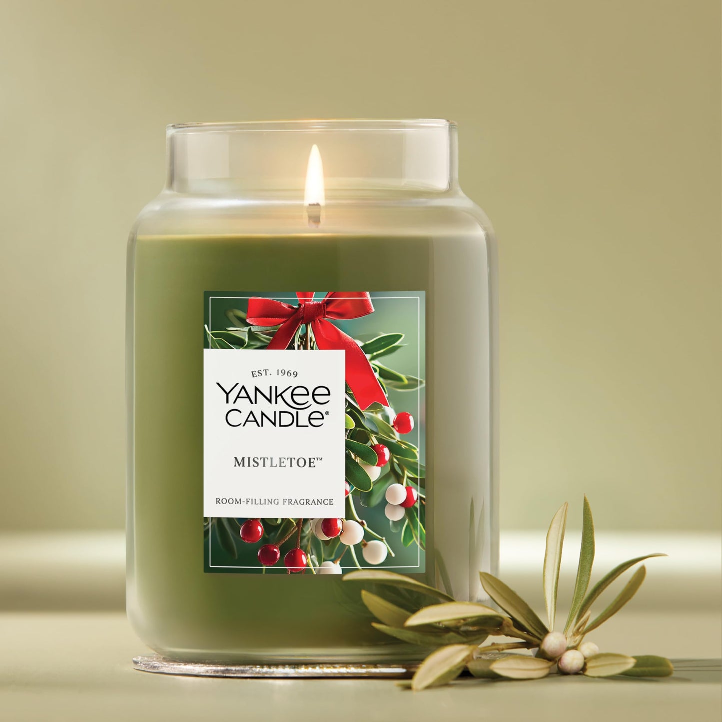 Yankee Candle Mistletoe, Christmas Scented Candle, 22oz Large Jar with up to 150 Hour Burn Time, Giftable