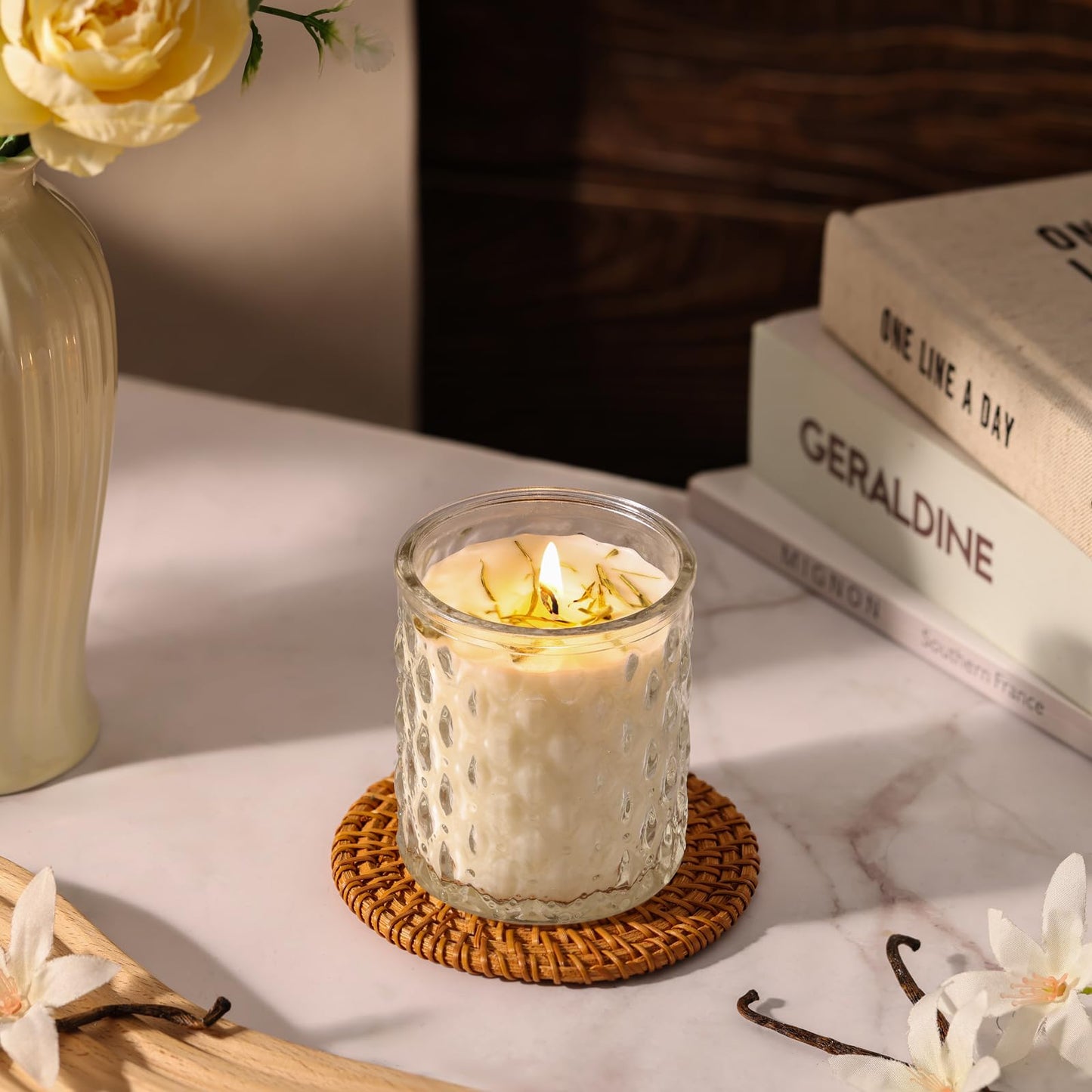 MATAHUM 2 Pack Vanilla Scented Candles for Home Decor, 6.5oz Natural Soy Wax Aromatherapy Jar Candles, Vanilla Candle for Home Scented Relaxing, Birthday Housewarming Giftable for Women Girls and Mom