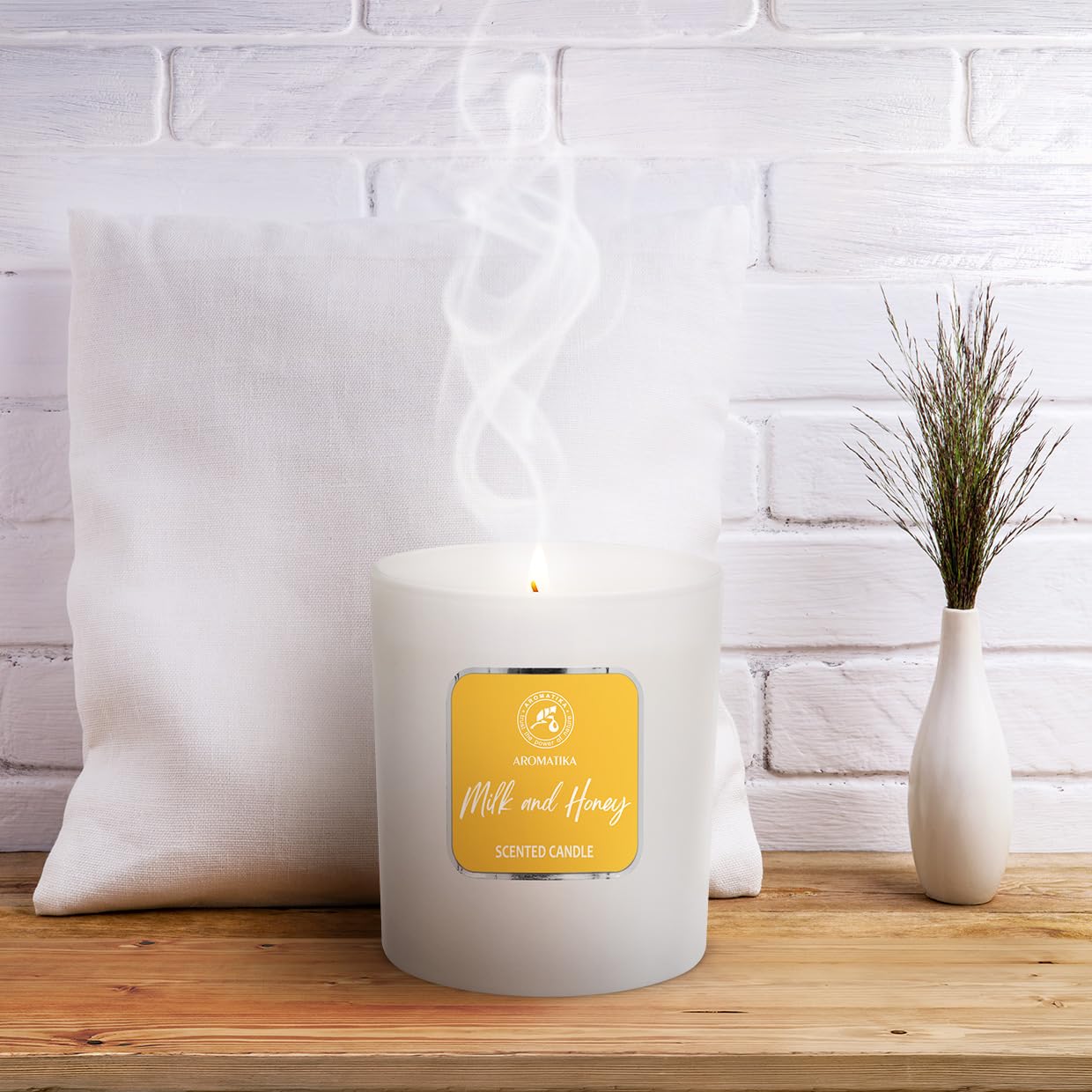 Milk & Honey Scented Candle – Aromatherapy Soy Wax, 200g – Up to 45 Hours Burn – Glass Jar for Home or Gift