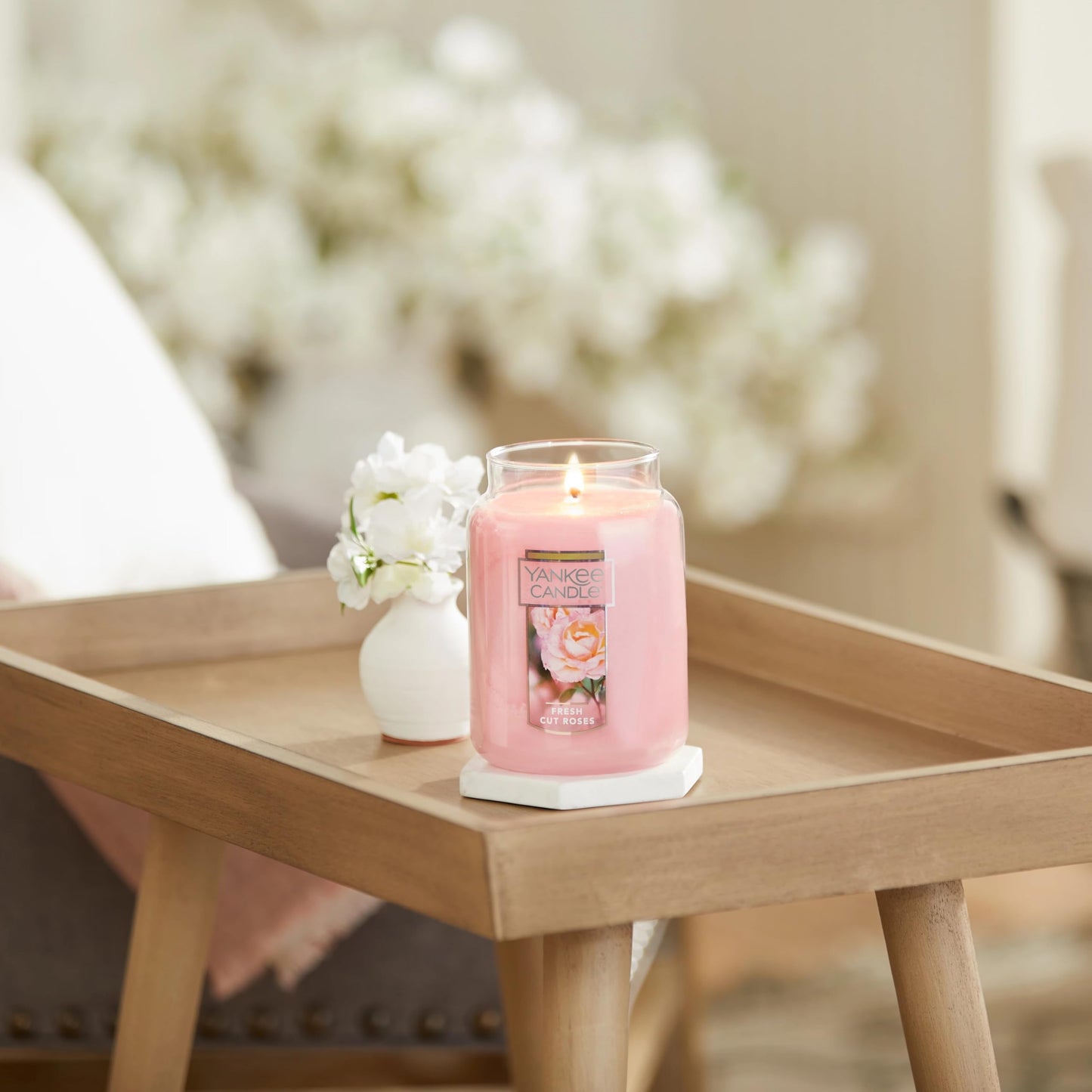 Yankee Candle Fresh Cut Roses Scented Premium 22oz Single Wick Candle Over 110 Hours of Long-Lasting Aroma Ideal for Home Decor Gifting and Events Classic Large Jar Pink (Pack of 1)