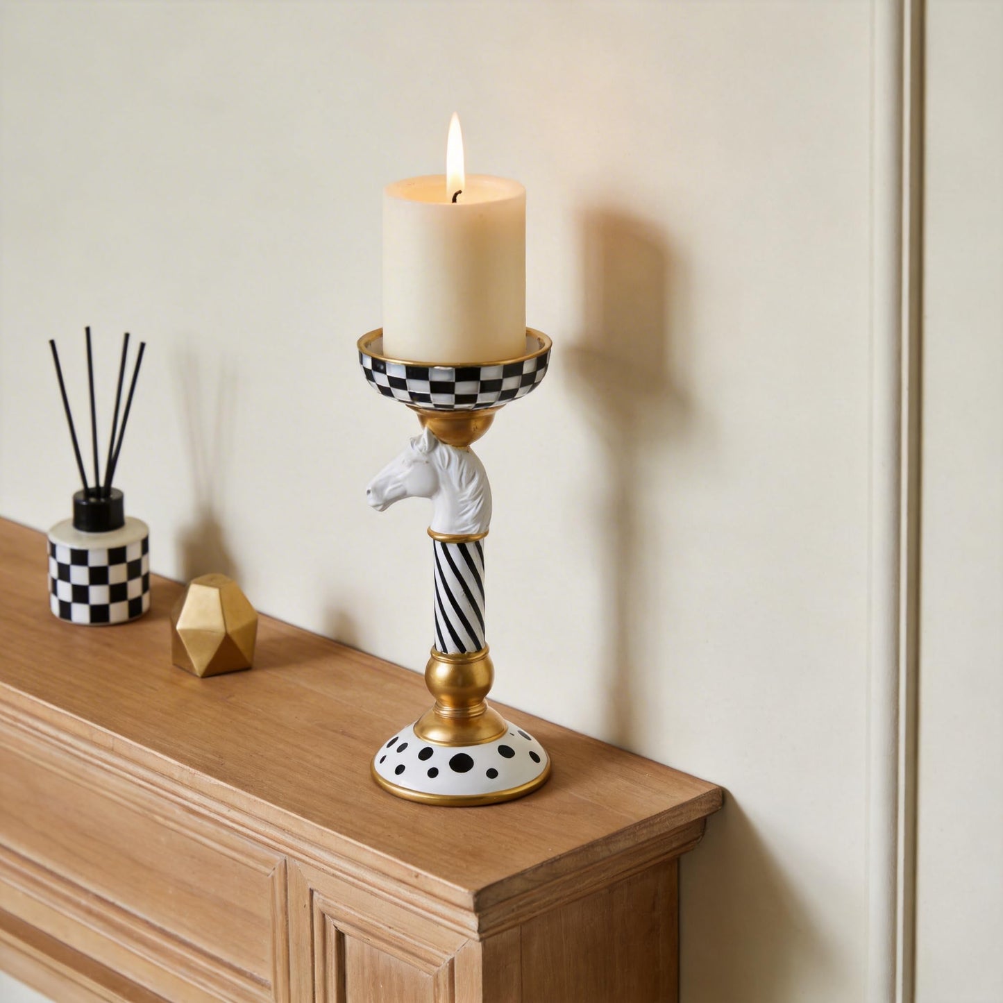 Checkered Animal Candle Holders, Resin Black White Checkered Tiger Head Candlestick Holders, Cute Black-and-White Pillar Candle Stand Home Decorations (Horse)